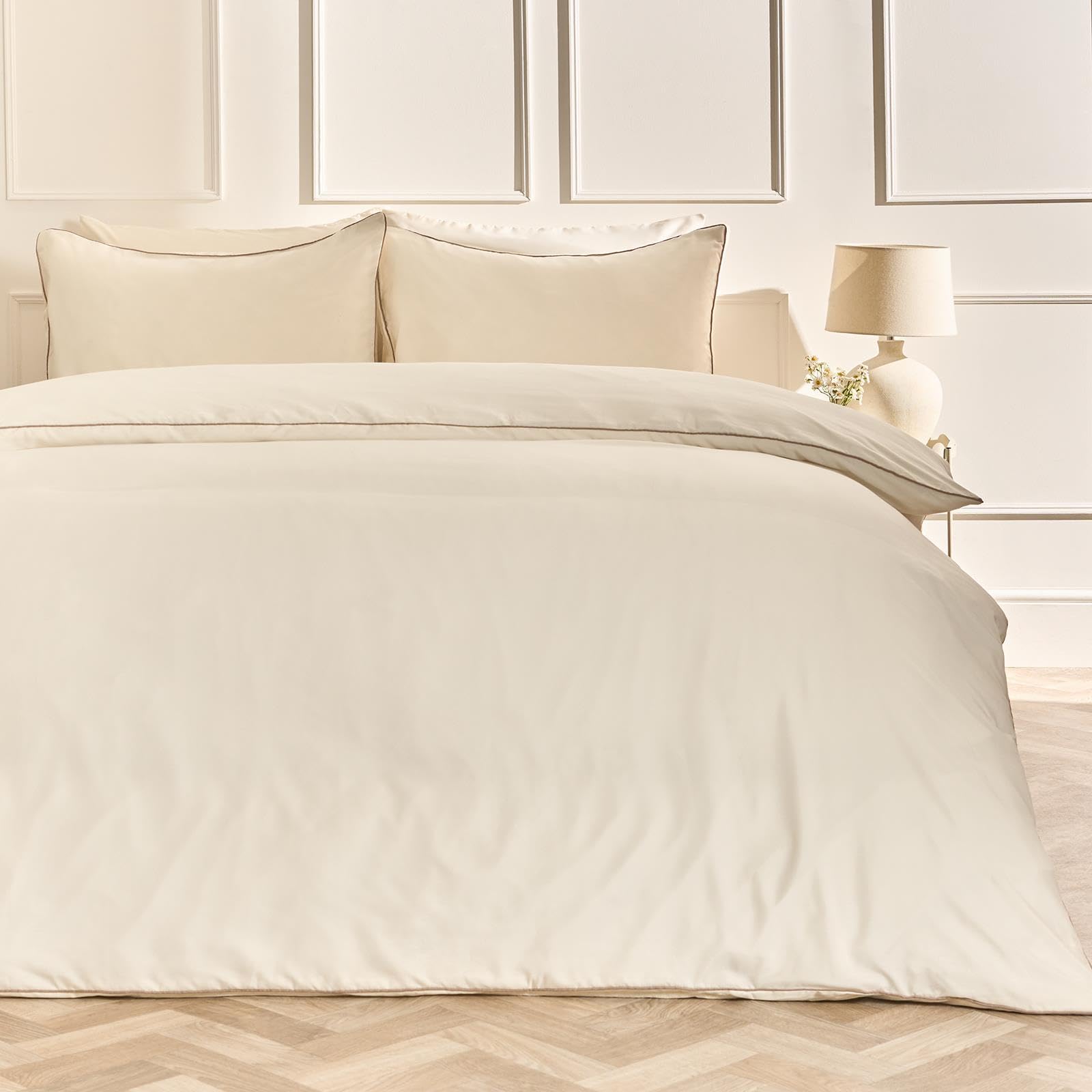 Ohs Ivory/Mink King Size Duvet Cover Set, Super Soft Cosy Warm Microfibre Polyester Stylish Piped Edge King Size Bedding Luxurious Comfy Quilt Cover Set With Matching Pillowcases,