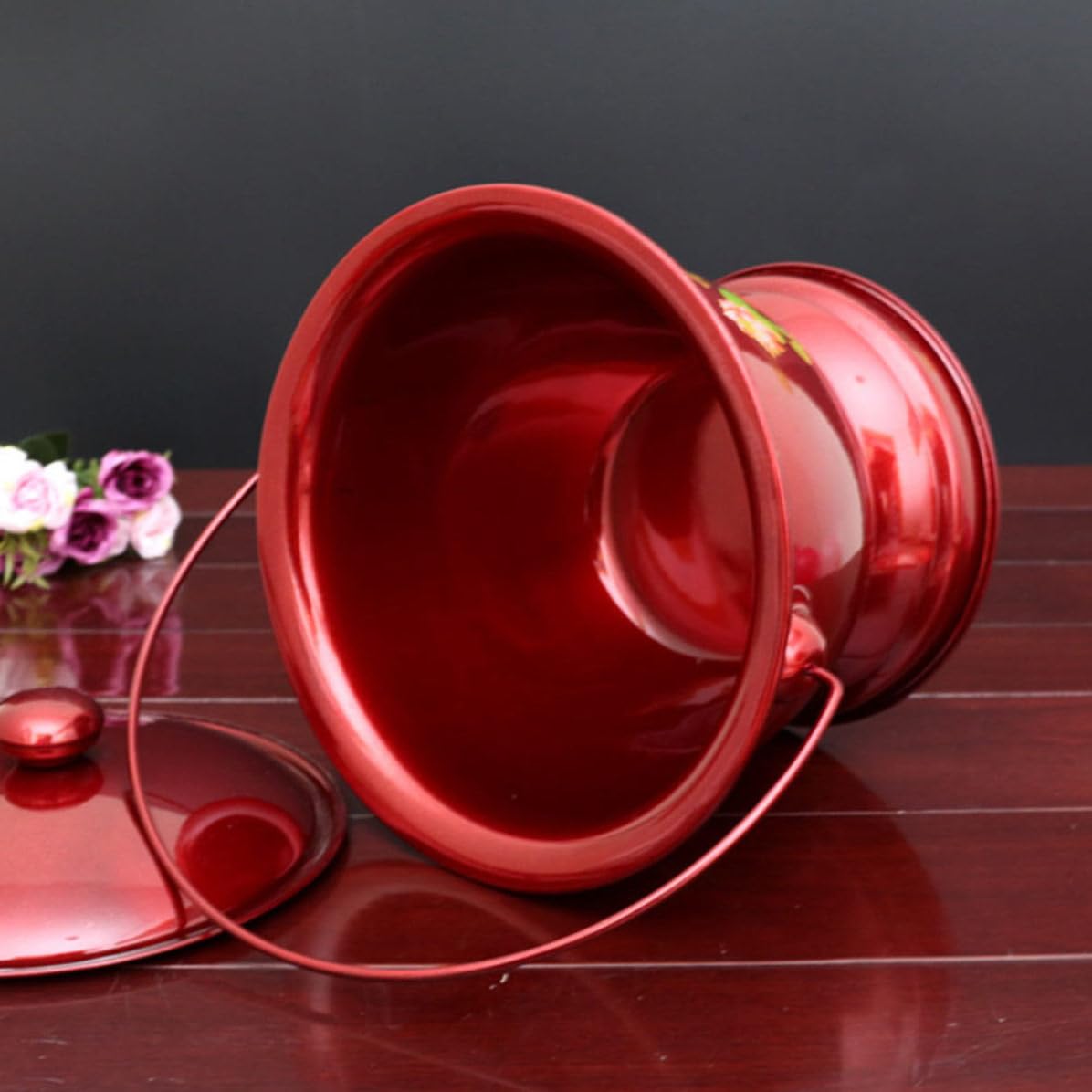 Orinal Portátil de Acero Inoxidable Rojo, Práctico y Vintage para Hogar