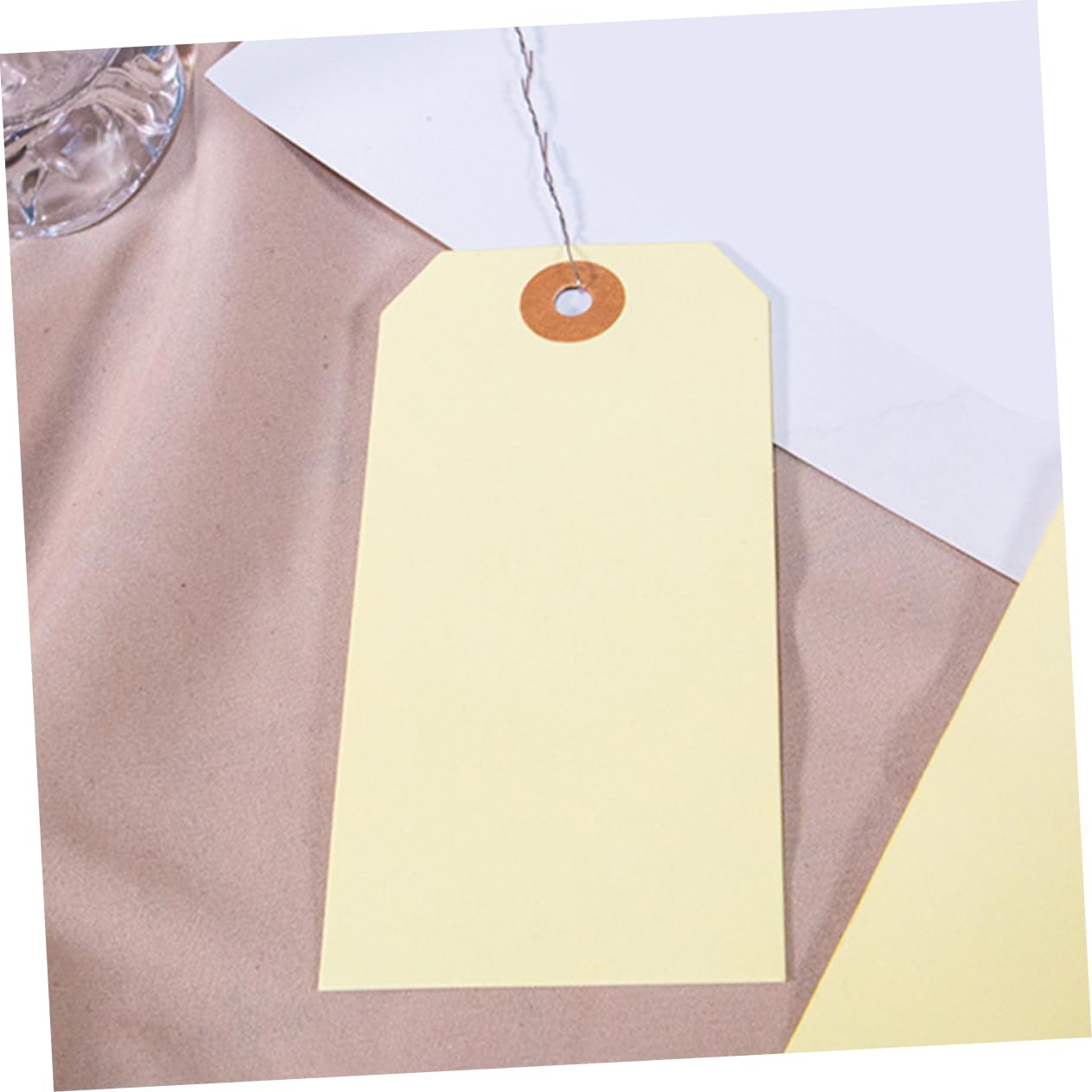Gatuida 250piezas Etiquetas De Envío Manila Con Alambre De Hierro Etiquetas De Embalaje Reutilizables Material Resistente y Seguro Para Etiquetado De Cargas y Paquetes