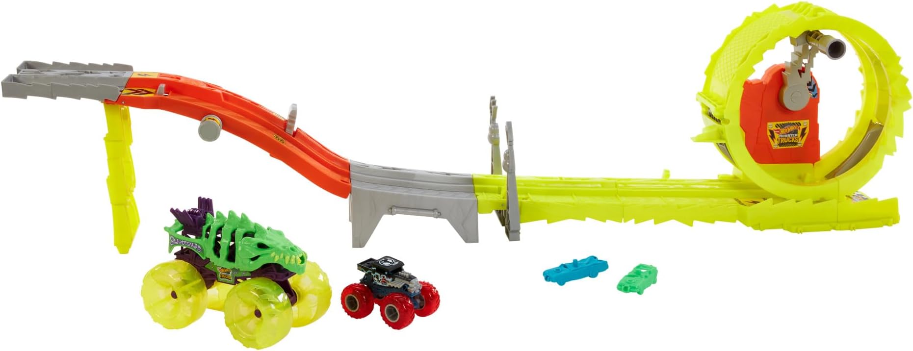Monster Trucks Track Set with 2 Toy Trucks: Oversized Skelesaurus & 1:64 Scale Bone Shaker, Charge & Chase Challenge with 2 Crushed Cars, HYT07