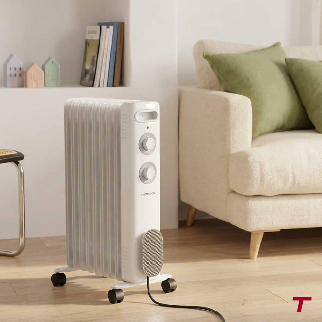 THOMSON - Radiateur mobile bain d'huile CALISTA 2000W blanc, protection contre le renversement et la surchauffe, avec thermostat réglable, silencieux, avec roulettes