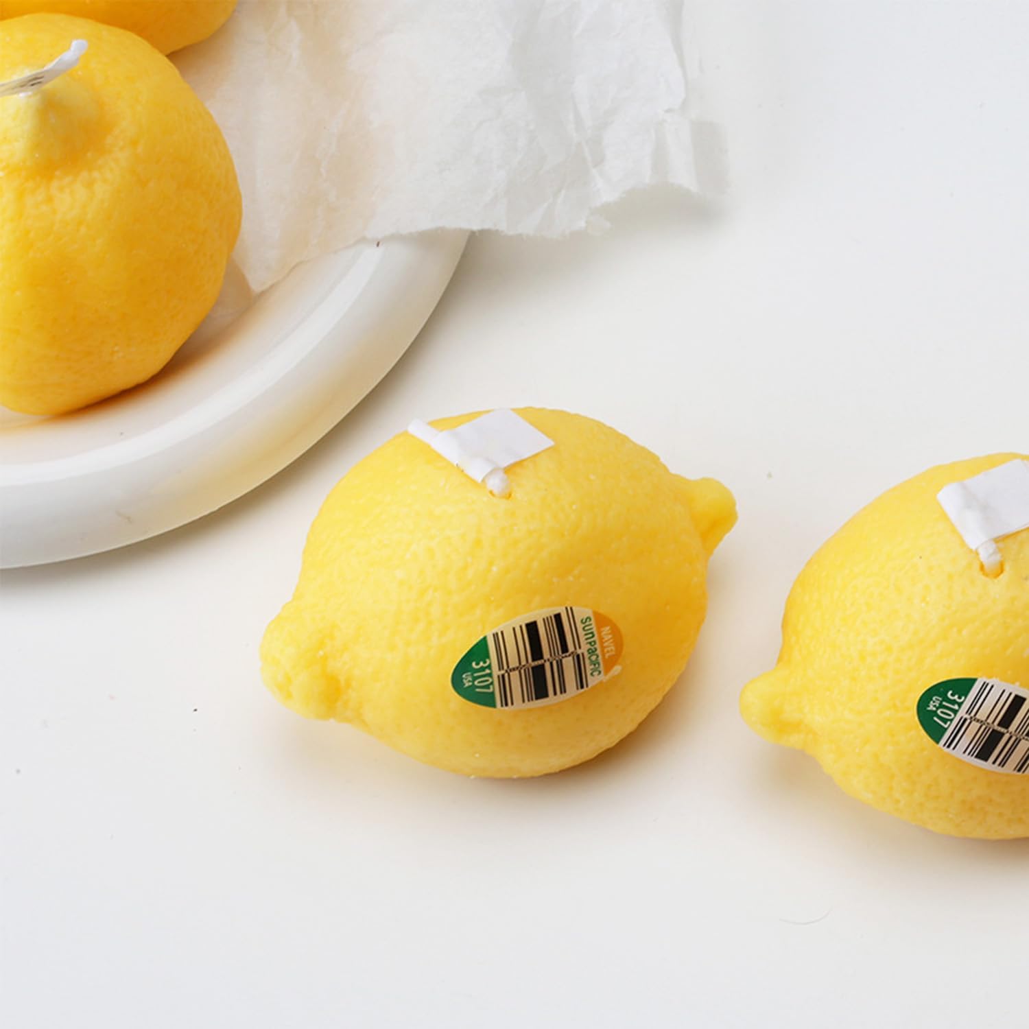 Lemon Shaped Scented Candle, 120G Soy Wax Decorative Candle, Ideal for Table Decor, Birthday Gifts Prefect for Meditation Stress Relief Mood Boosting Bath Yoga (L-Yellow (2 Pcs))