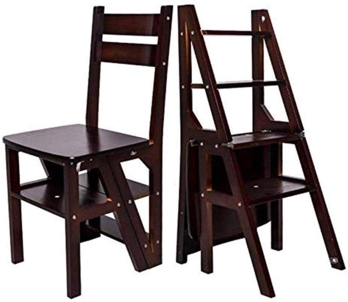 Taburete de madera para llegar a los estantes altos de la cocina