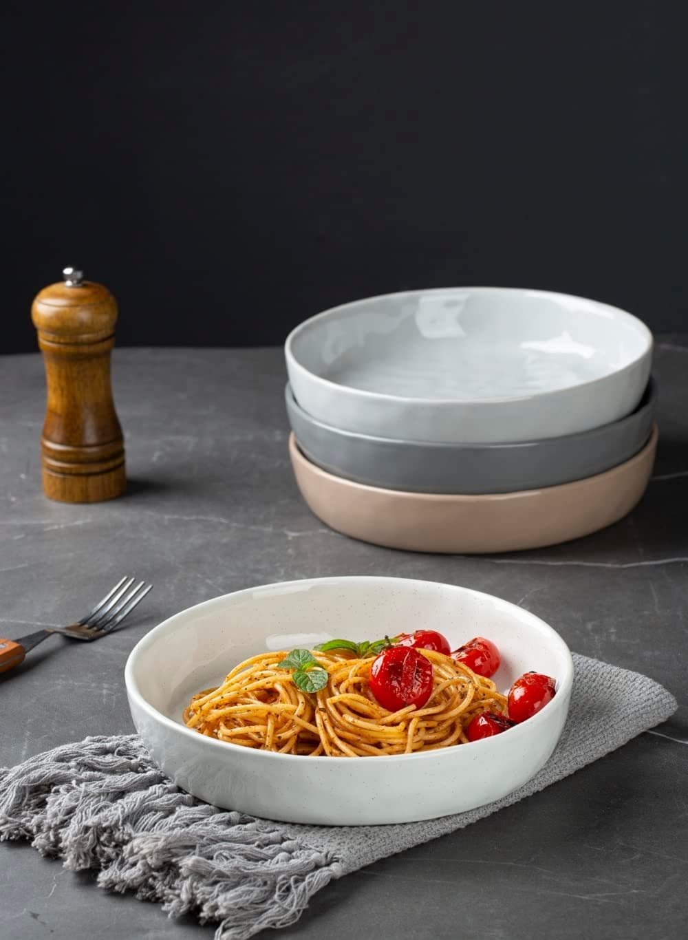 famiware 4 Pieces Pasta Bowls Set, 8.5 inch Salad Bowls, Large Capacity, Bowl Sets with Brown Speckled Perfect for Your Friend for Housewarming, Thanksgiving, Multi-color