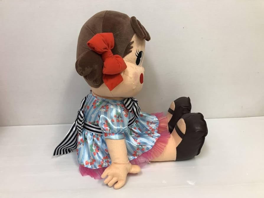 ペコちゃんジャンボぬいぐるみ！不二家‼️ Amazon.co.jp: ペコちゃん ジャンボぬいぐるみ FUJIYA Peko Family