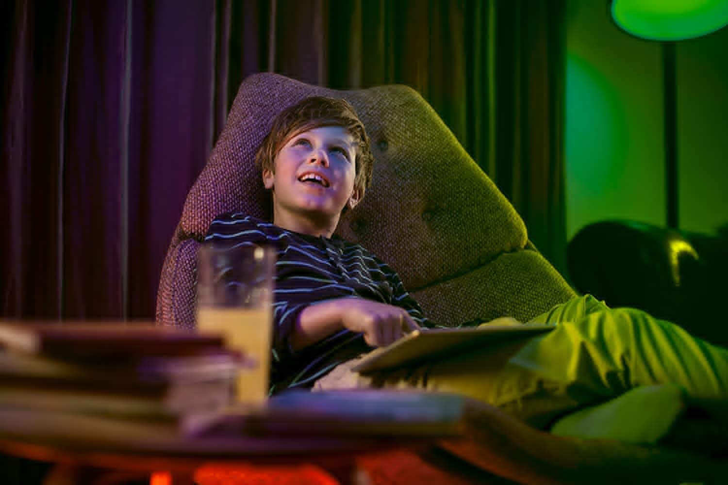 Philips Hue White & Color Ambiance E27 2er Starter Set 2x800lm, bis zu 16 Mio. Farben, dimmbar, steuerbar via App, kompatibel mit Amazon Alexa (Echo, Echo Dot)