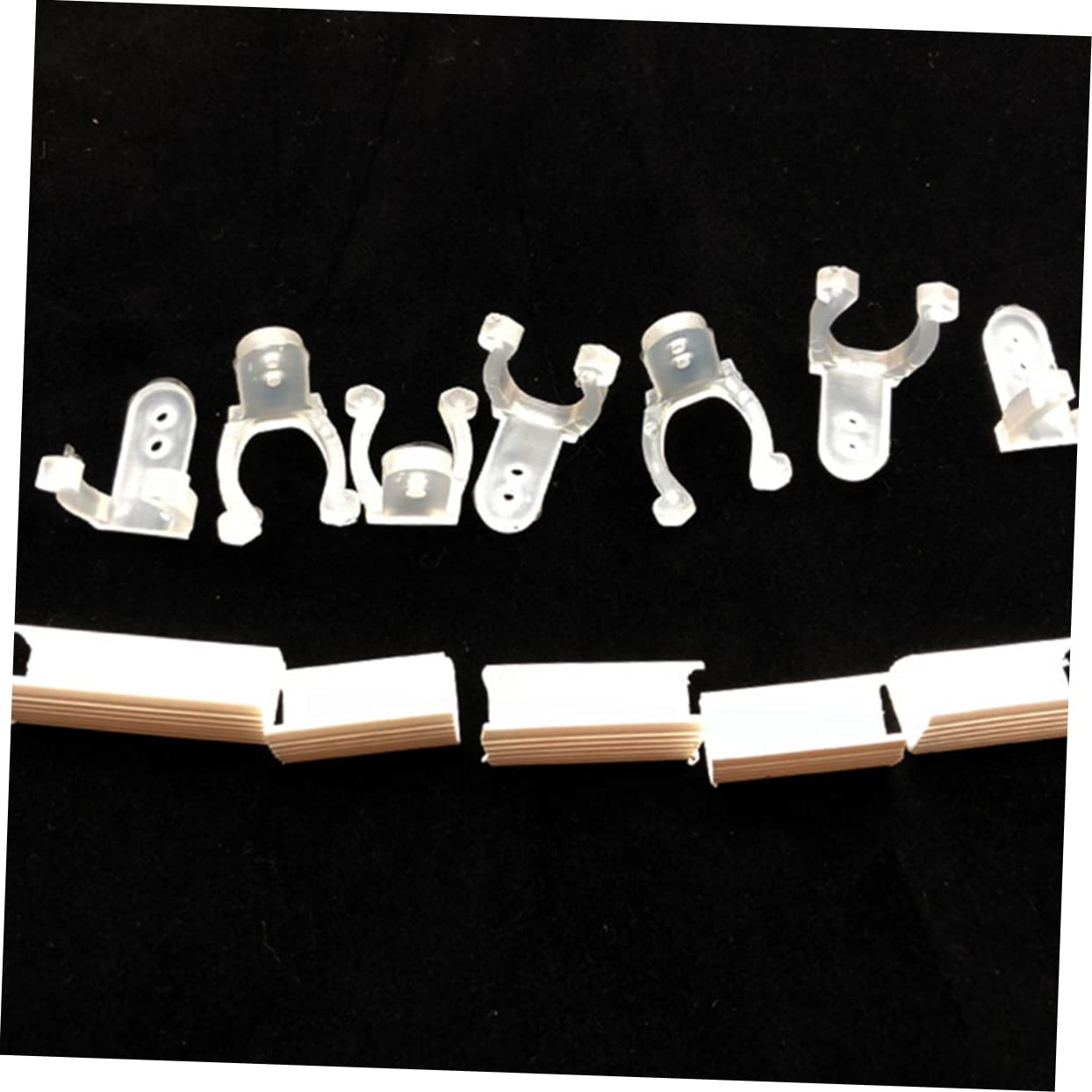 ABOOFAN 40Pcs LED Rope Light Clips Clear PVC Mounting Holders for Round Rope Lights for Outdoor Events Easy Installation for Home Patio and Weddings