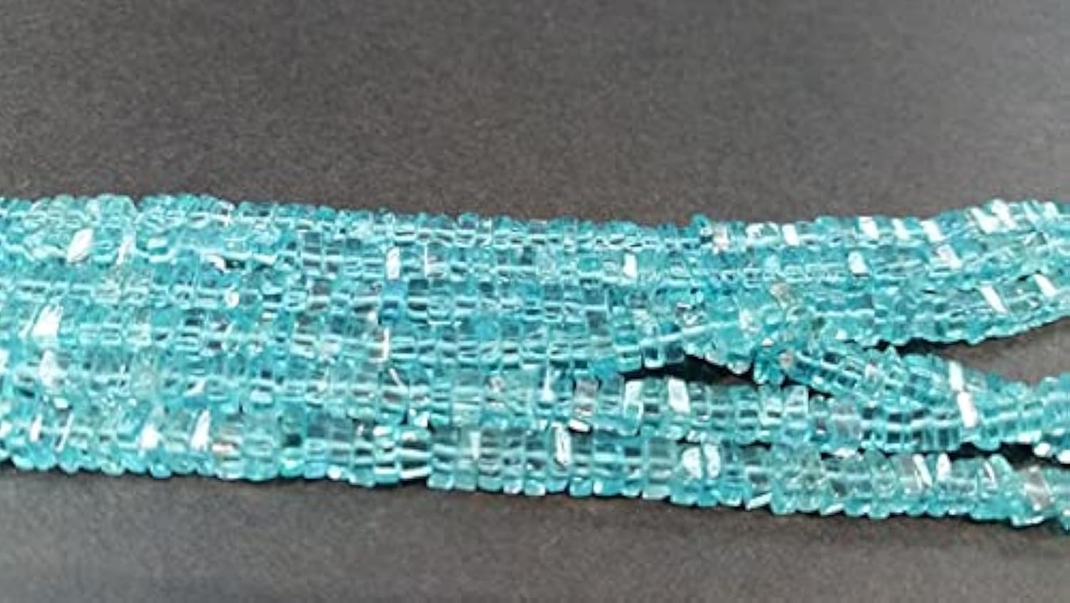 Apatite Heishi Cube 4mm pour remplacer les perles ternes par des pierres lumineuses