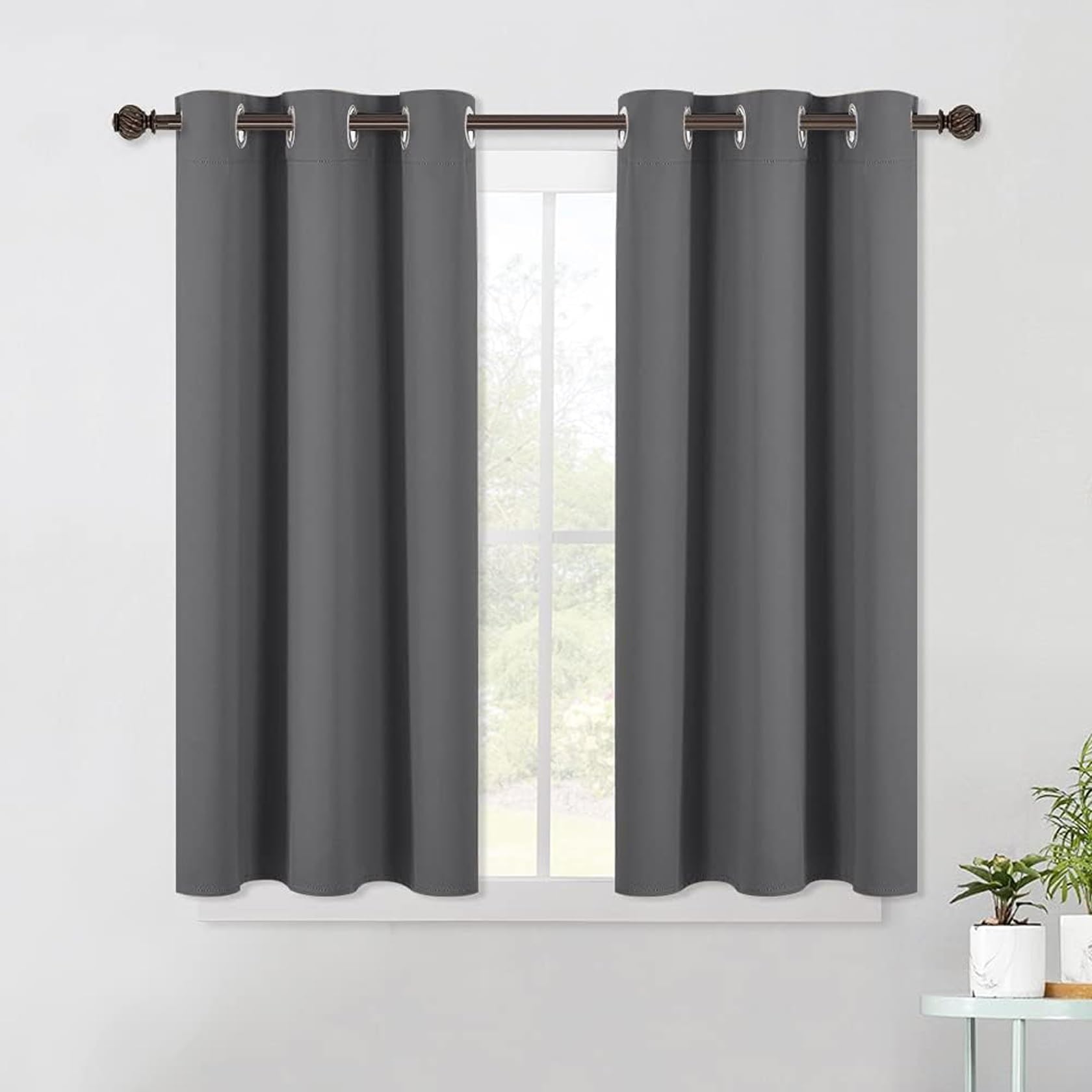 Rideaux salon moderne isolants pour stopper le froid des fenêtres