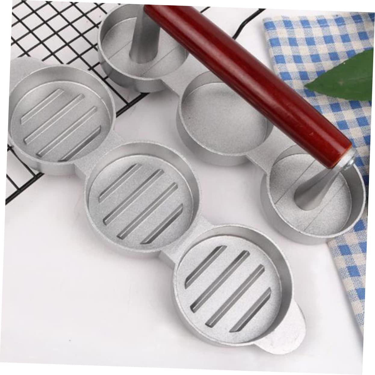 Toddmomy DIY Burger Maker Tool Non Stick Patty Press with Compartments for Homemade Burgers Meat Pies and Rice Cakes for Kitchen and Restaurant Use