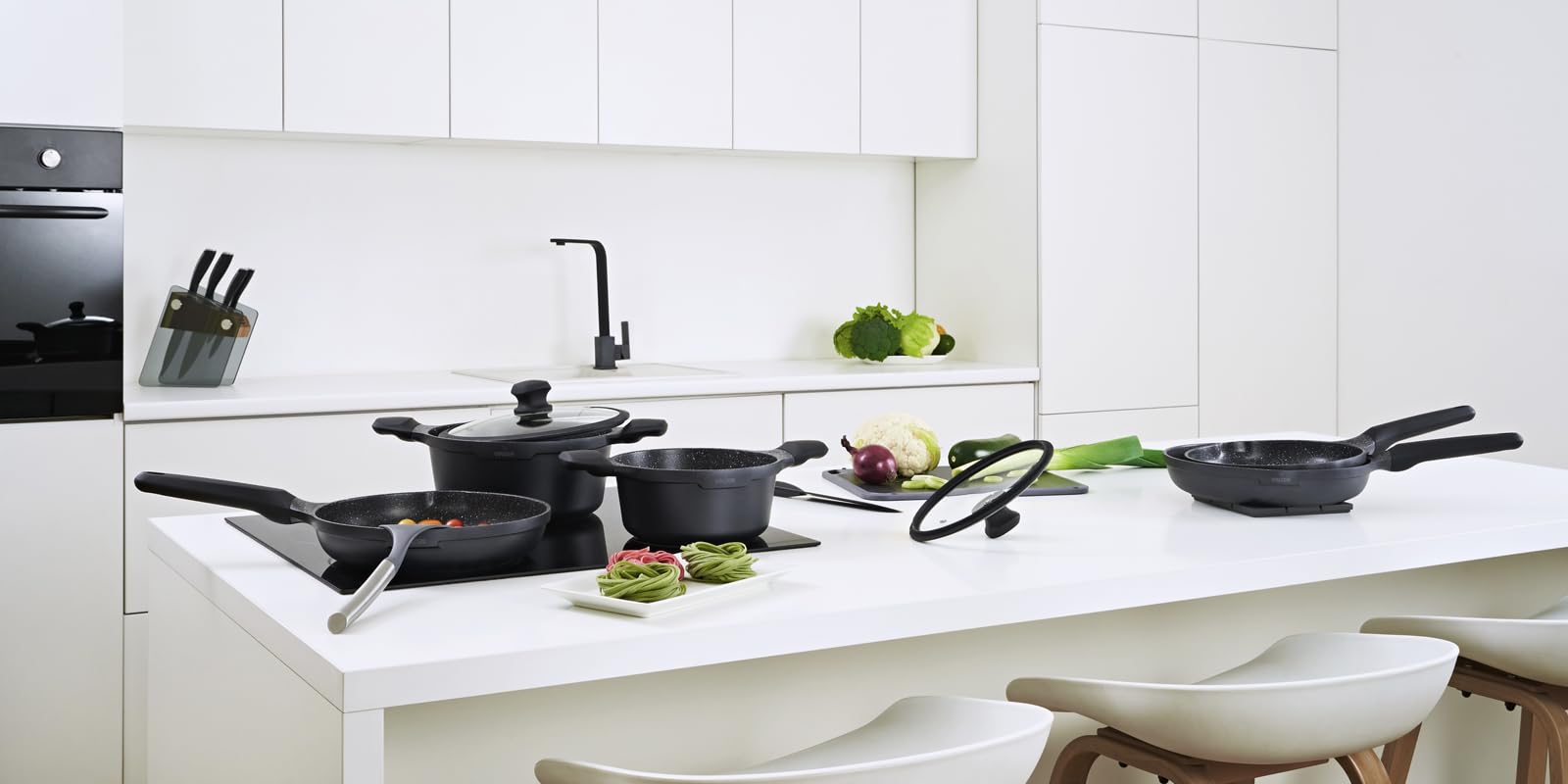 VINZER Kuro Induction Line garnek do gotowania 2,2 l ze szklaną pokrywką, powłoka nieprzywierająca GREBLON C3, Ø 20 cm – gotowanie prawie bez tłuszczu (50427)