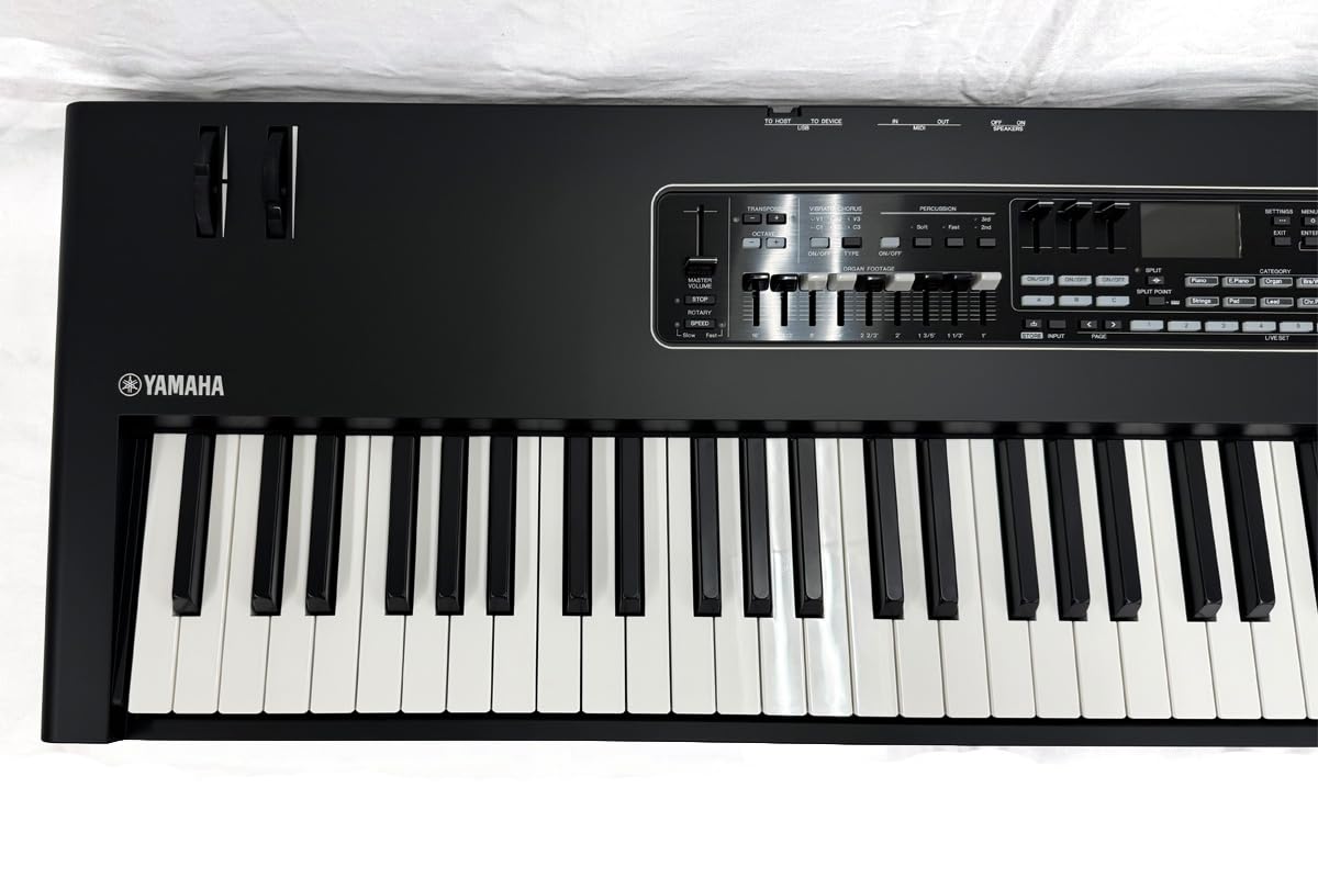 Amazon | ヤマハ YAMAHA ステージキーボード 88鍵 スピーカー内蔵 電池