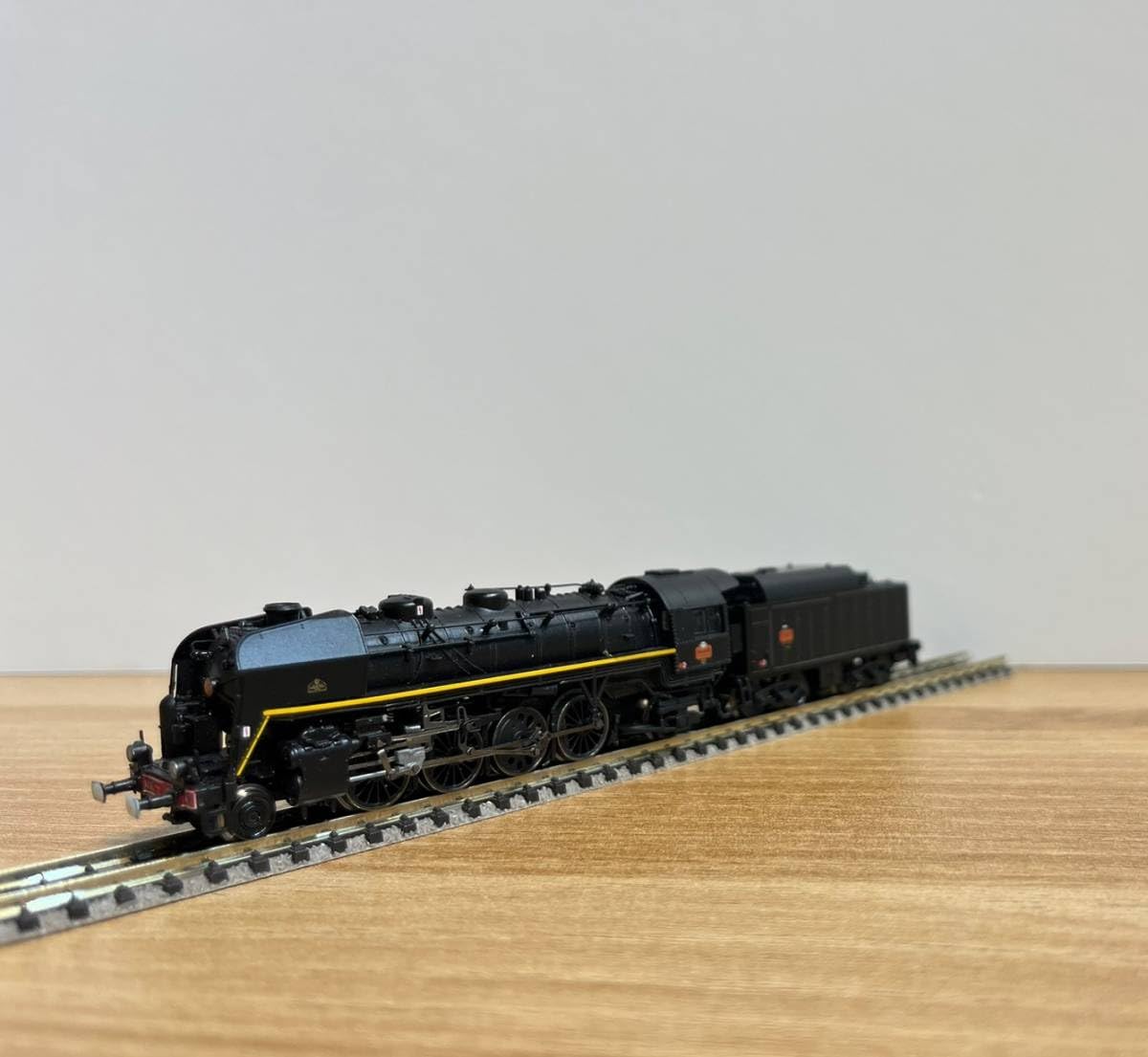 Amazon.co.jp: Arnold HN2484 蒸気機関車 SNCF 141 R 840 : おもちゃ