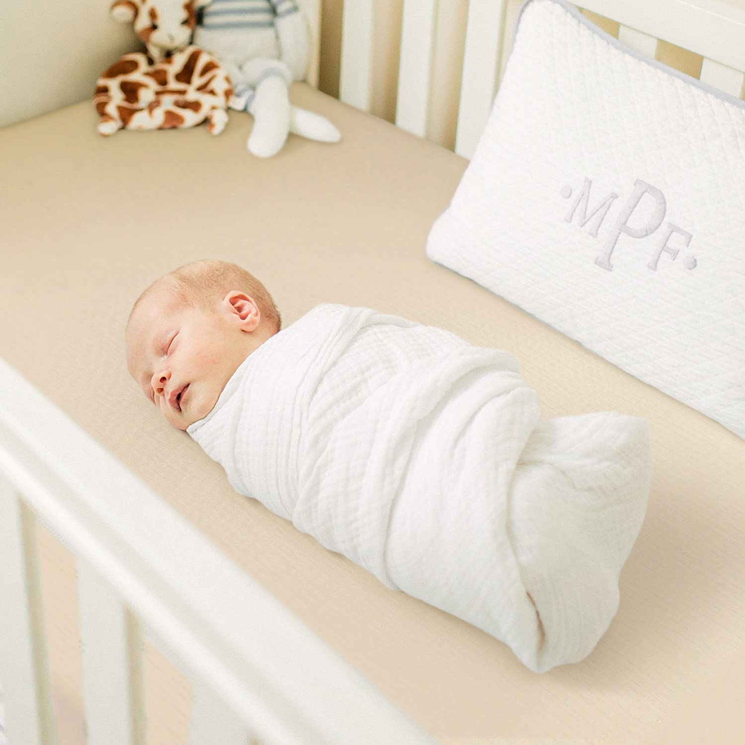 GRSSDER 1 lenzuolo per culla in mussola morbida, 100% cotone, con tasca profonda per ragazzi e ragazze, adatto a materassi per culla standard 132 x 71 cm, sicuro e aderente, beige