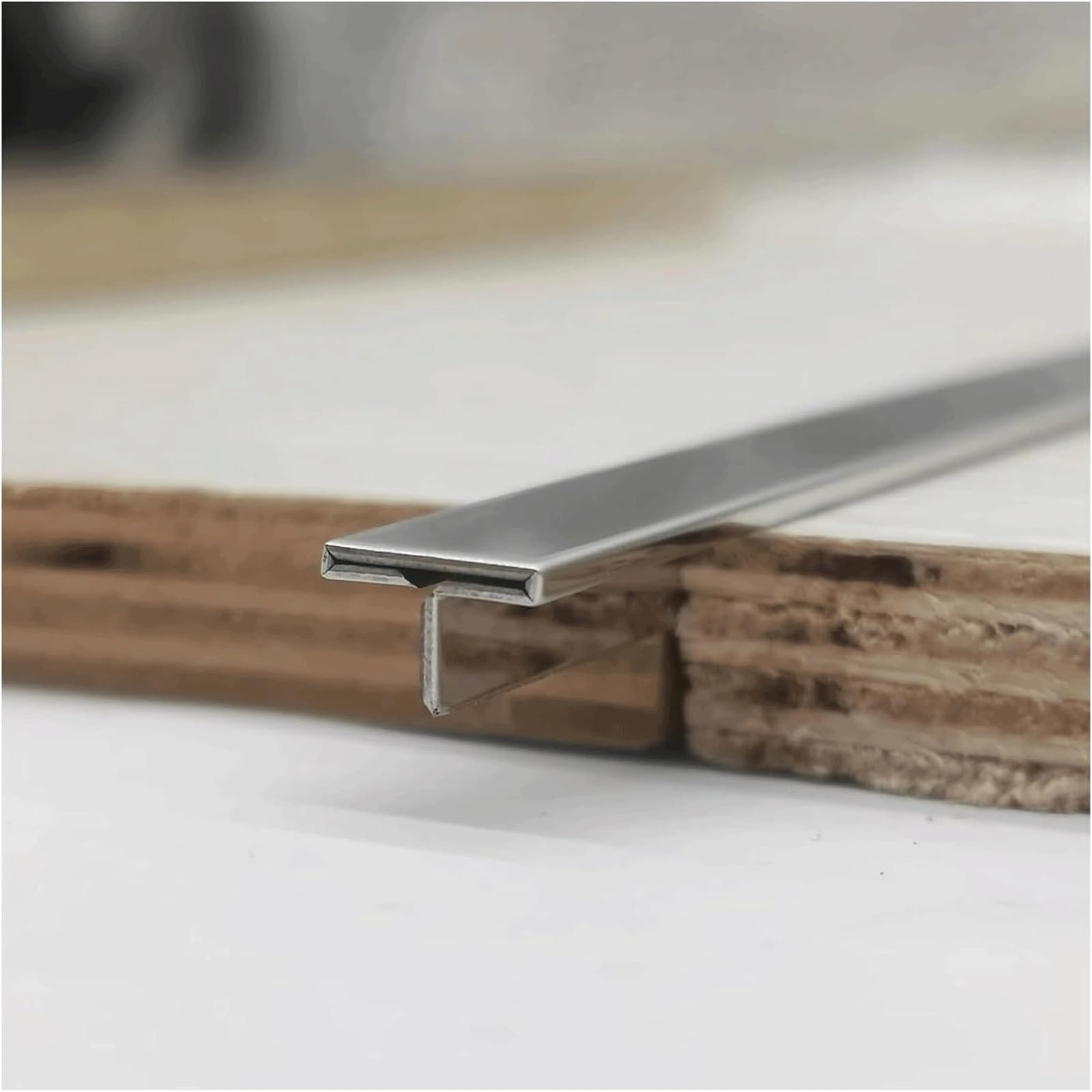 Tira de transición de Piso, Tira de umbral de Acero Inoxidable, Tiras de Cubierta de Piso de Metal, Tira divisoria Plana, 2 Piezas, 47,2 Pulgadas de Largo, Resistente y Duradera(Silver,10 mm)