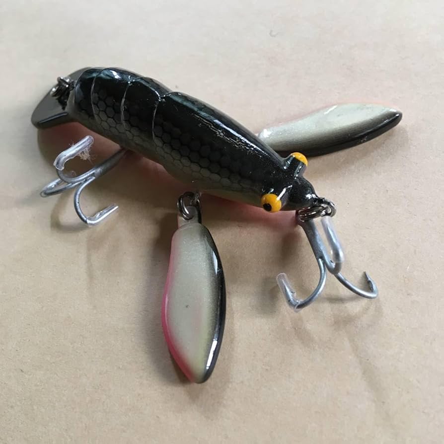 Amazon.co.jp: 60mm リアル ミニ ザリガニルアーシンキング 野池