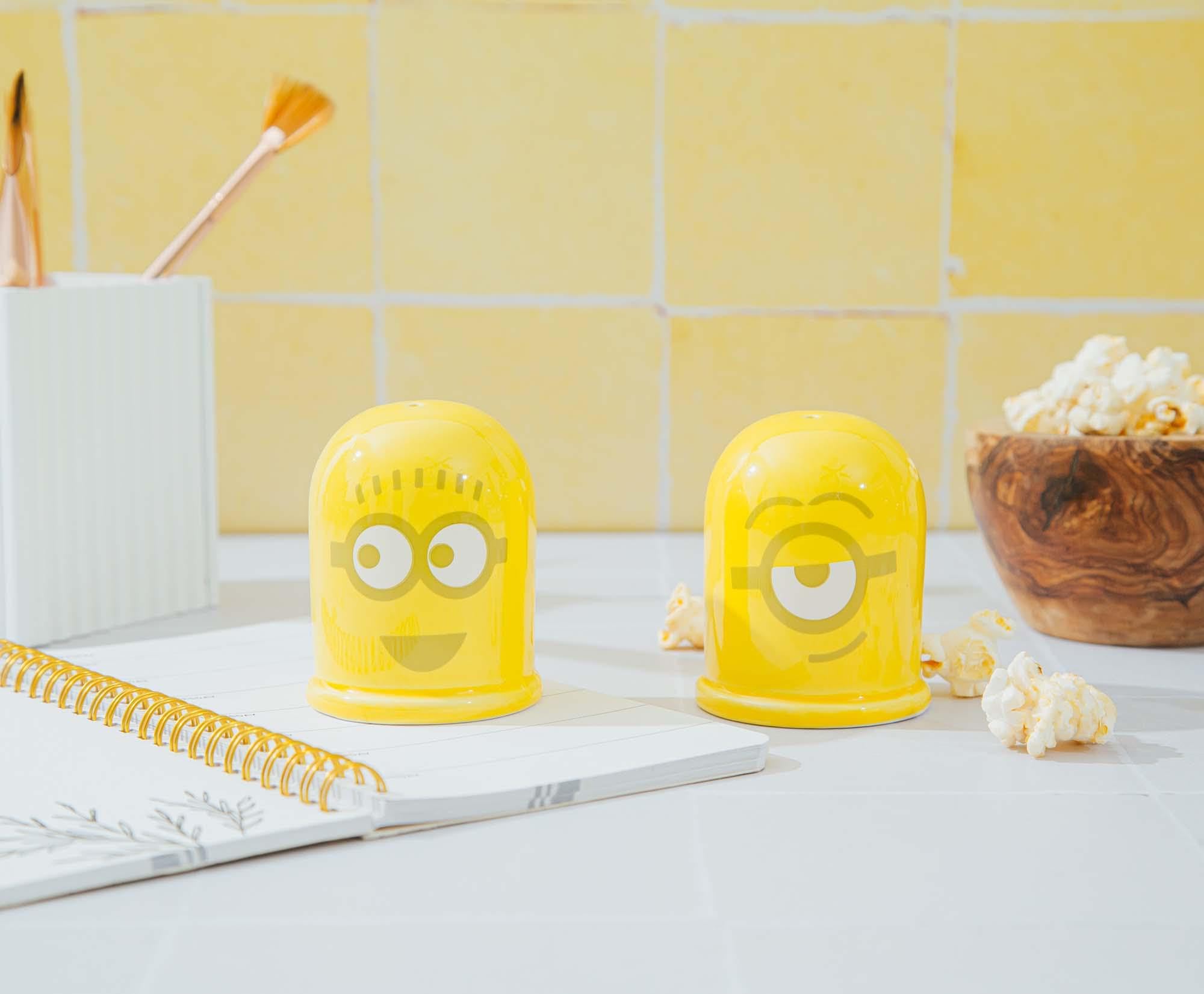 Amazon.com: Despicable Me Minions Ceramic Salt and Pepper Shakers