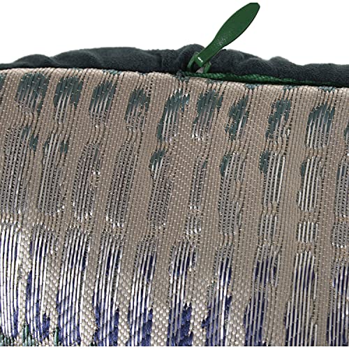Coussin bleu rectangulaire pour décorer un canapé de salon moderne