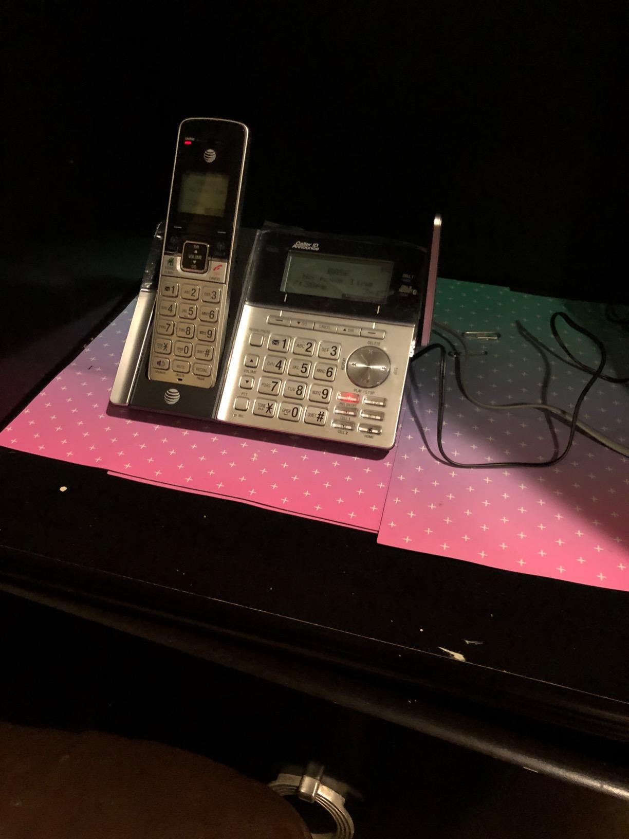 Cordless, good sound quality , looks great !