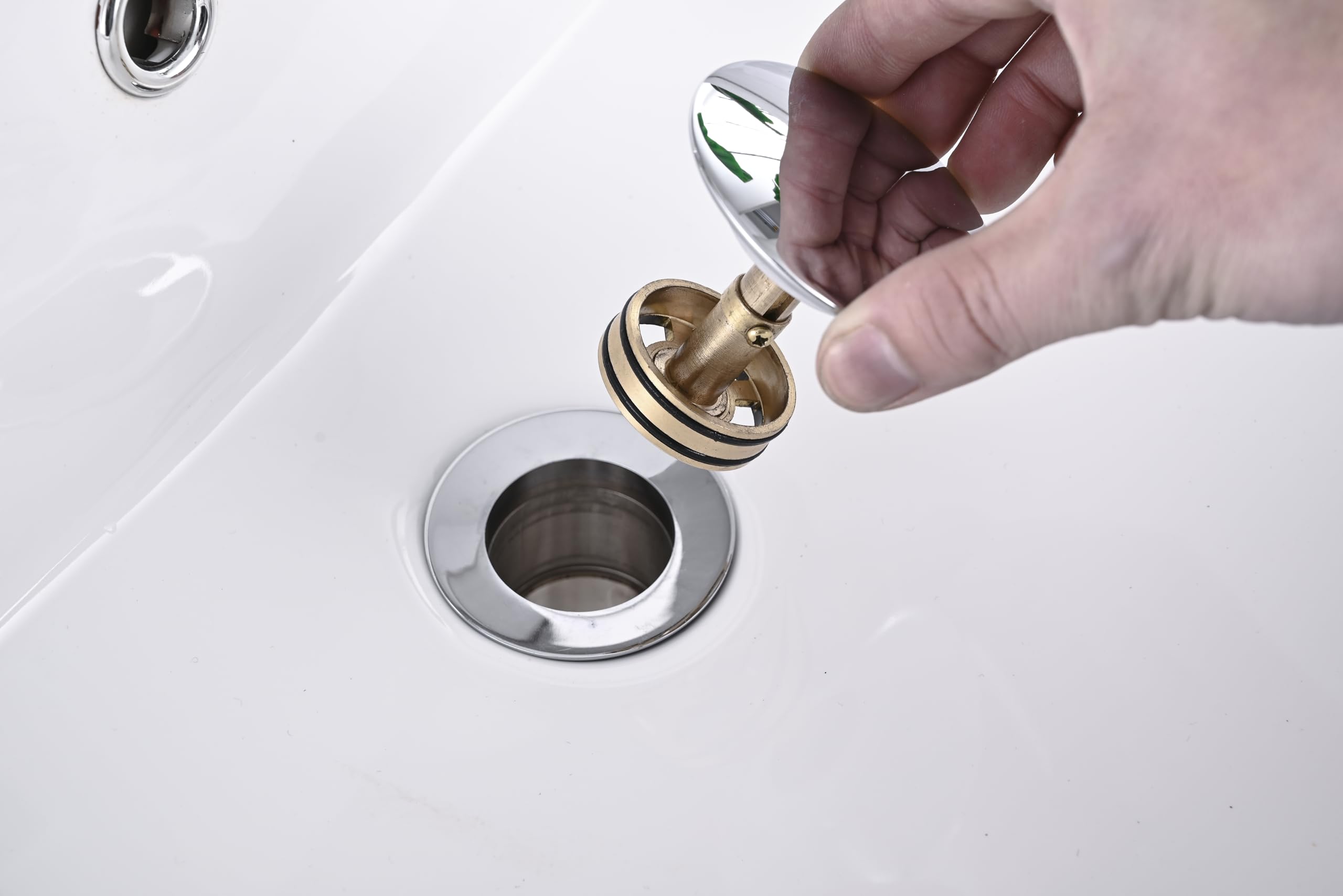 AVSIILE Siphon d'évier de salle de bain chromé avec trop-plein pour trou d'évier de 4,1 à 4,8 cm, entièrement en laiton antirouille et acier inoxydable 304