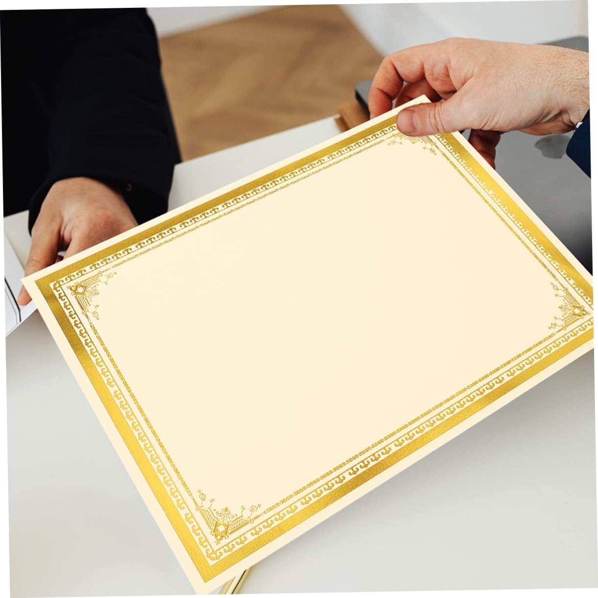 FRCOLOR 35 Blatt Goldenes Zertifikatspapier A4 mit Glatter Schreiboberfläche für Abschluss und Lagerzertifikate in Elegantem Einfachem Design