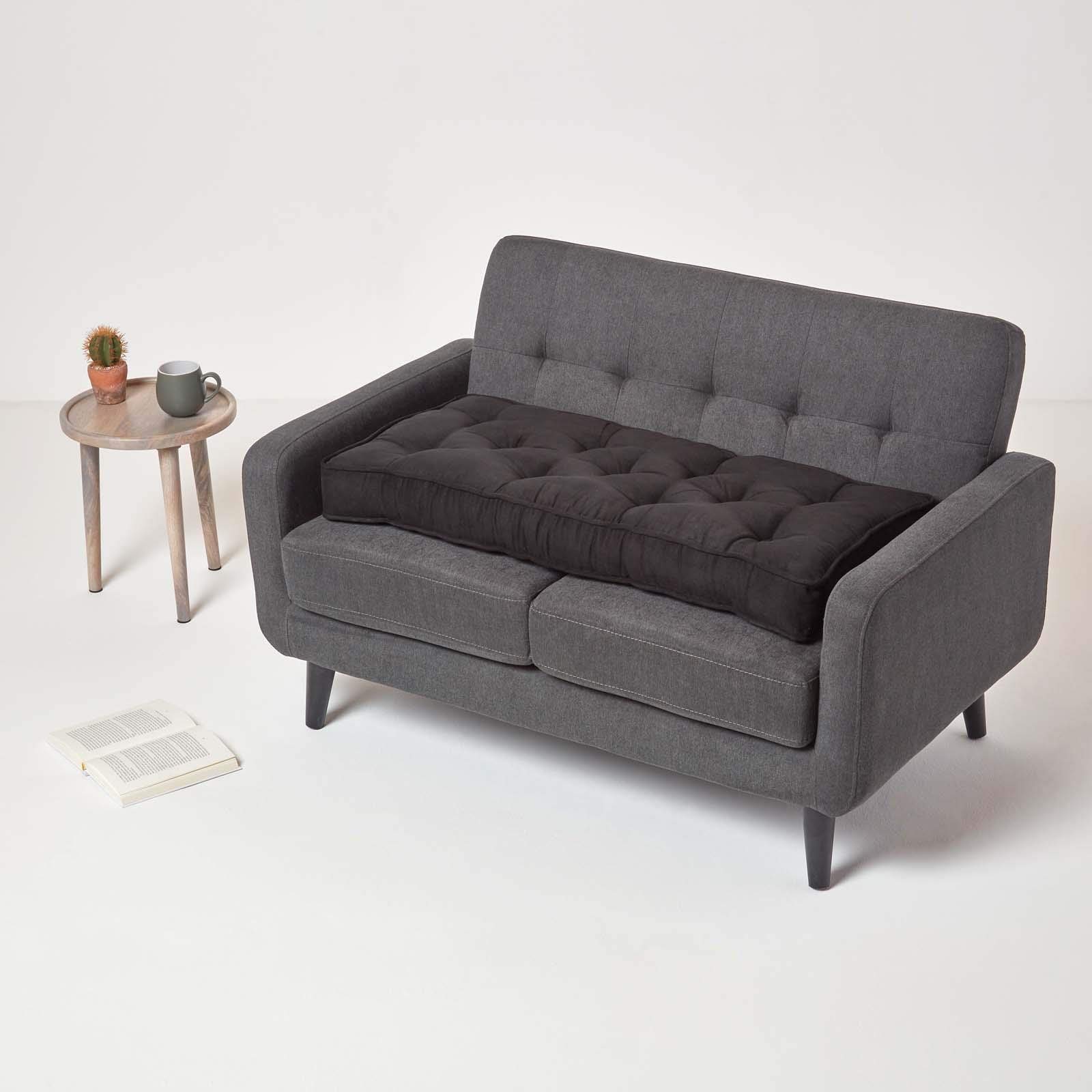 HOMESCAPES Coussin rehausseur pour Canapé 2 Places, Coussin pour Palette ou Matelas de Sol en suédine, Noir, 100 x 48 x 10 cm