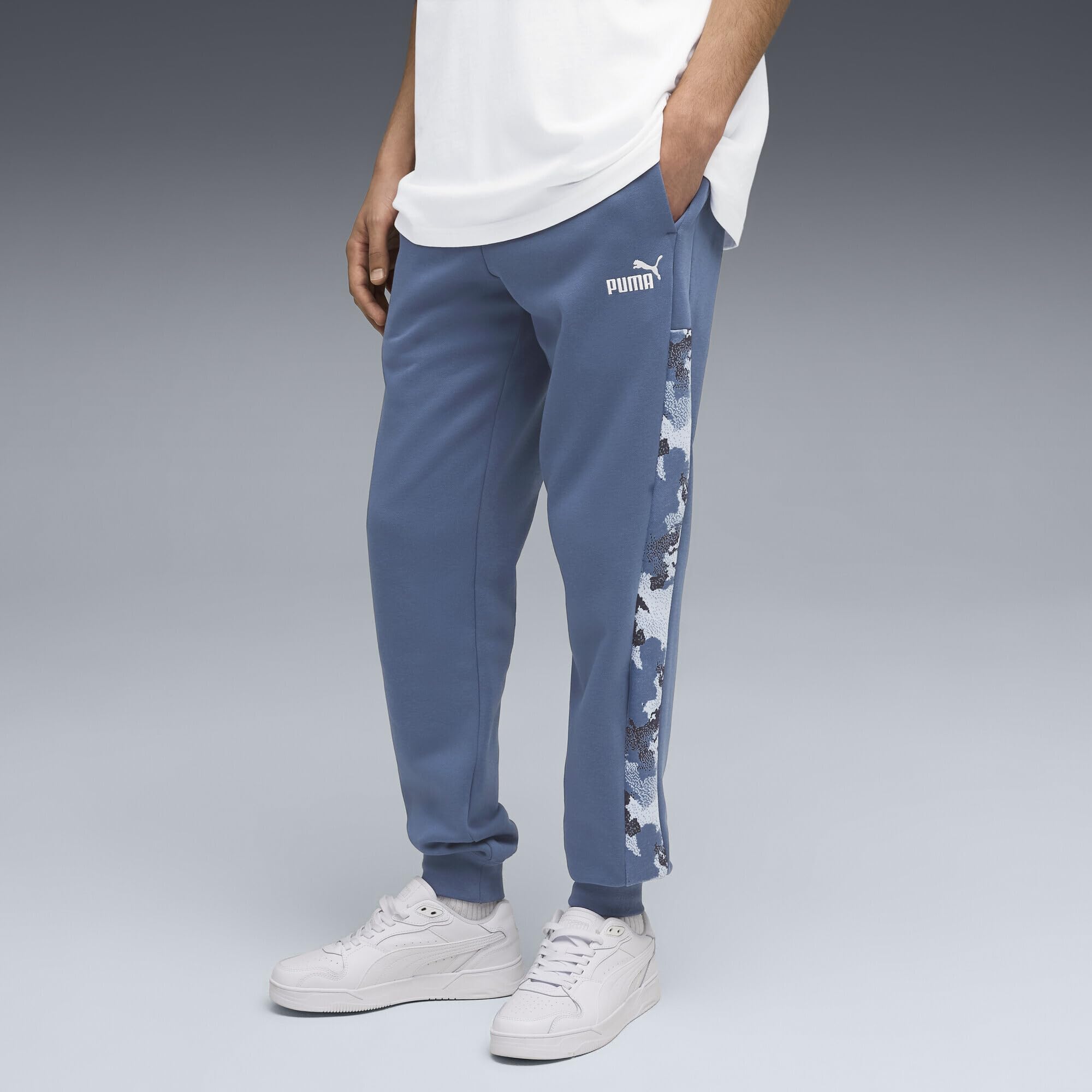 Puma - Ess Camo Sweatpants FL Cl, Pantaloni in Maglia Uomo
