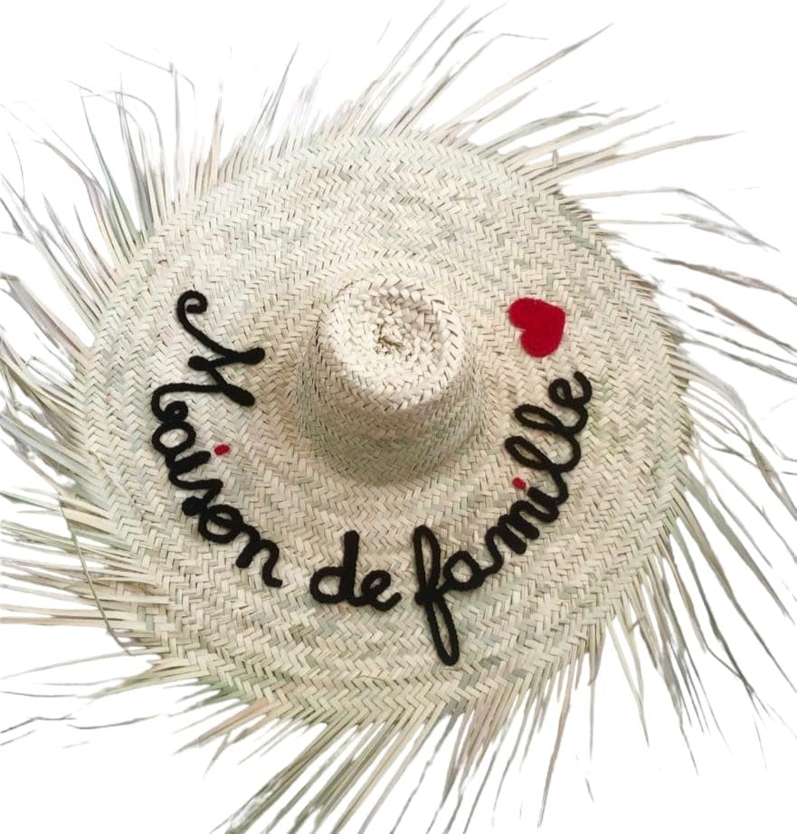 Chapeau de paille décoration murale personnalisable pour une ambiance bohème au salon