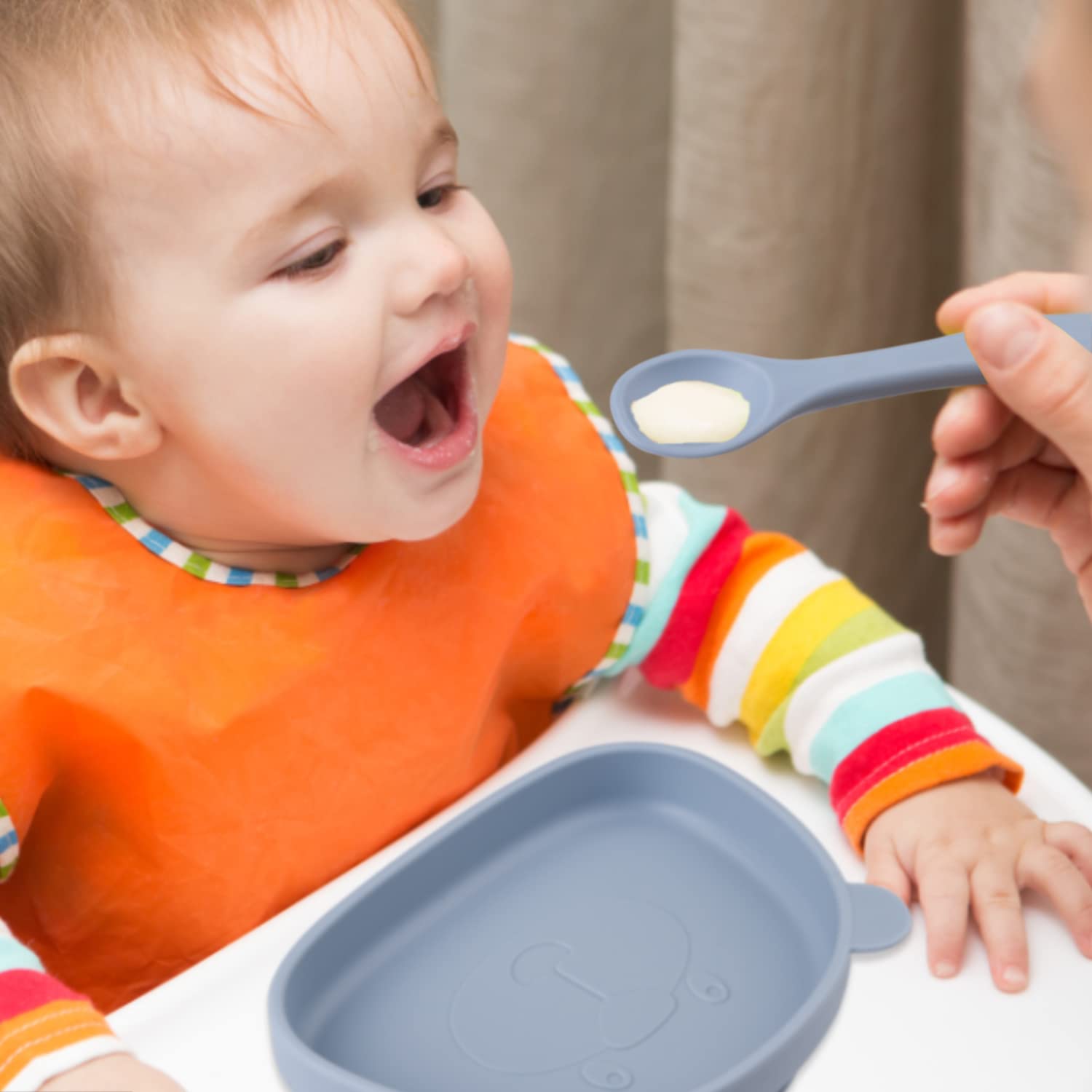 Piatto con Ventosa per Bambini in Silicone,4 Pezzi Piastra Ciotola per Neonati con Cucchiaio e Forchetta,Set Pappa Svezzamento Bambini,100% senza BPA,lavastoviglie e cassaforte a microonde,Blu
