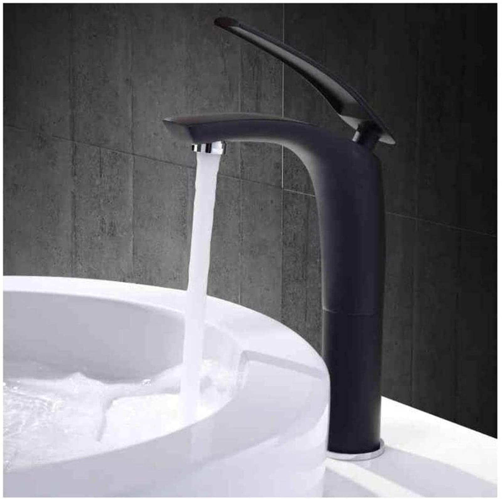 Robinet de cuisine noir anti-calcaire pour évier propre et moderne