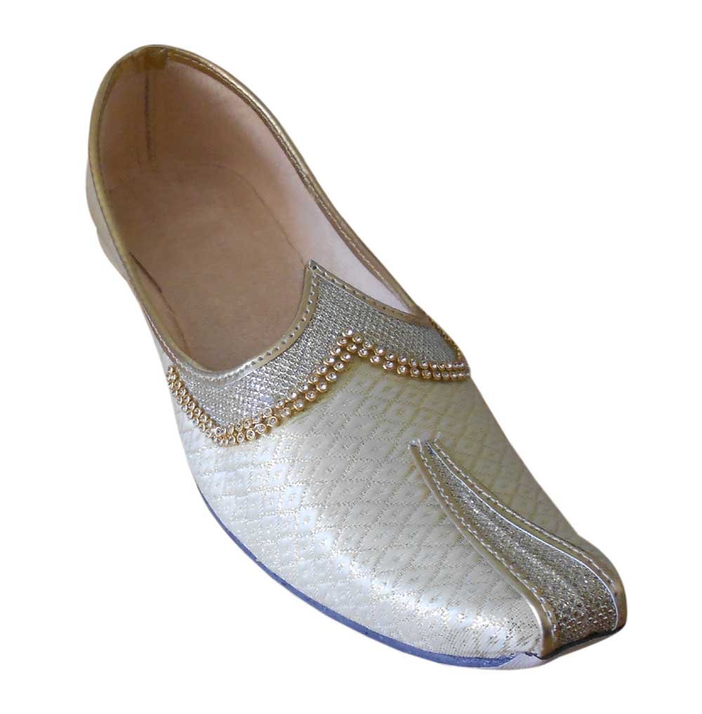 Mojari crema para hombre: olvida el calzado aburrido con estos zapatos de estilo indio 6