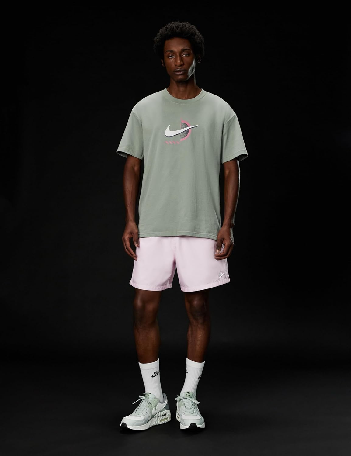 Nike Men's Basketball Loose Fit Graphic T-Shirt
