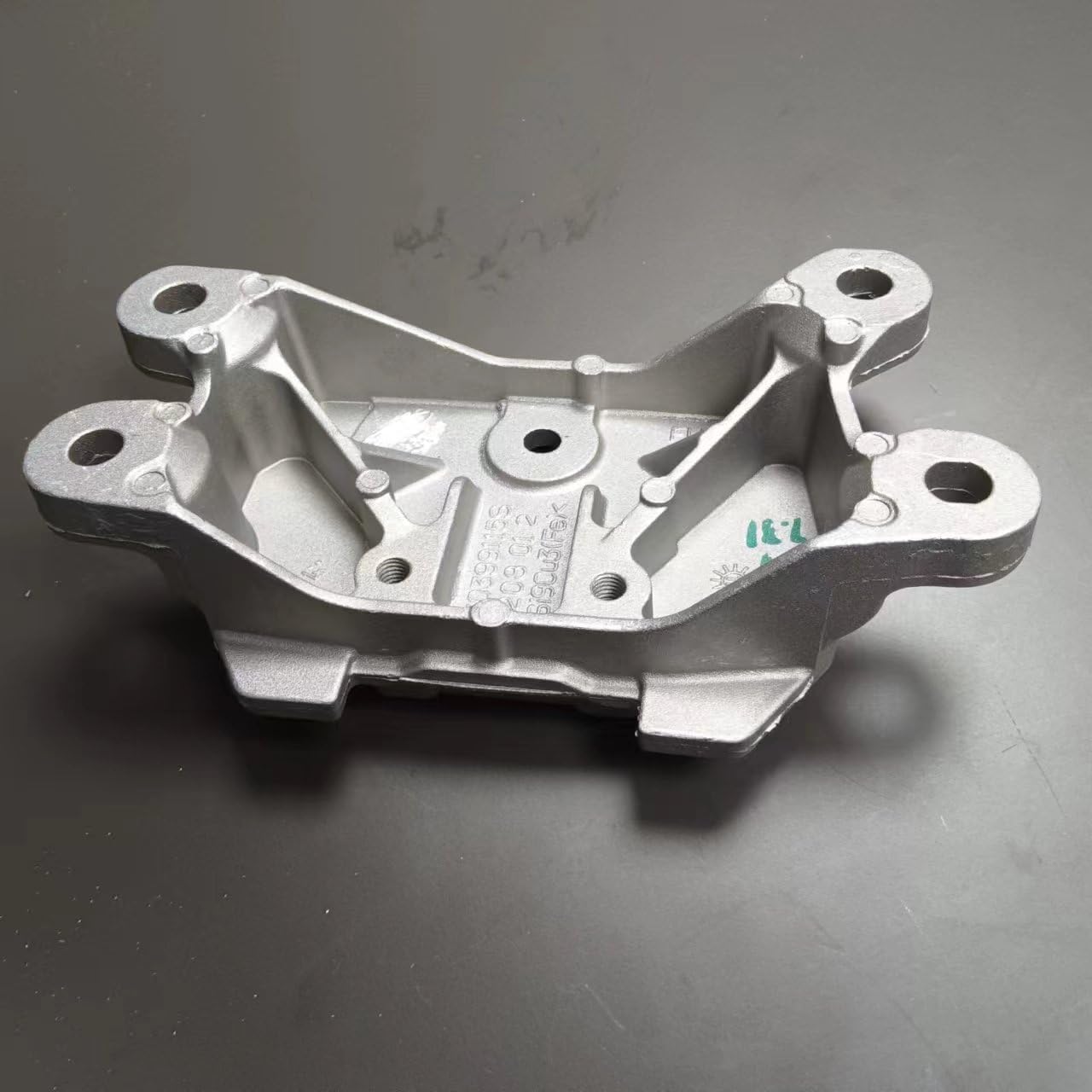 GEARBOX FOOT RUBBER BRACKET 8K0399115S 8K0 399 115S, Compatible with Q5/A4L/A5