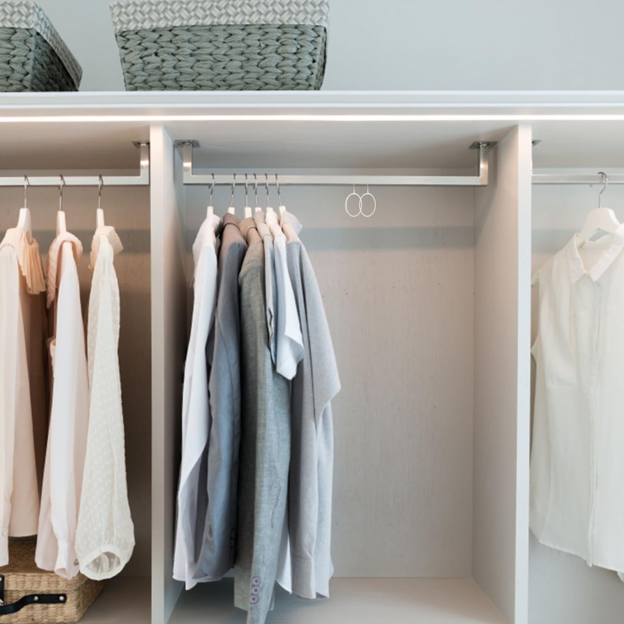 8pcs White Large Scarf Hanging Rings Metal Plastic-Coated Neckties Holder Multi-Functional Closet Organizer for Scarves and Accessories