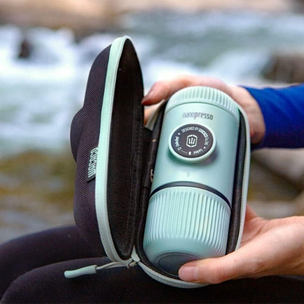 WACACO Nanopresso - Caffettiera portatile con custodia protettiva, versione aggiornata di minipresso, mini macchina da caffè da viaggio, perfetta per campeggio, viaggi e ufficio (blu artico), BaregAB WACACO Nanopresso - Caffettiera portatile con custodia protettiva, versione aggiornata di minipresso, mini macchina da caffè da viaggio, perfetta per campeggio, viaggi e ufficio (blu artico), BaregAB
