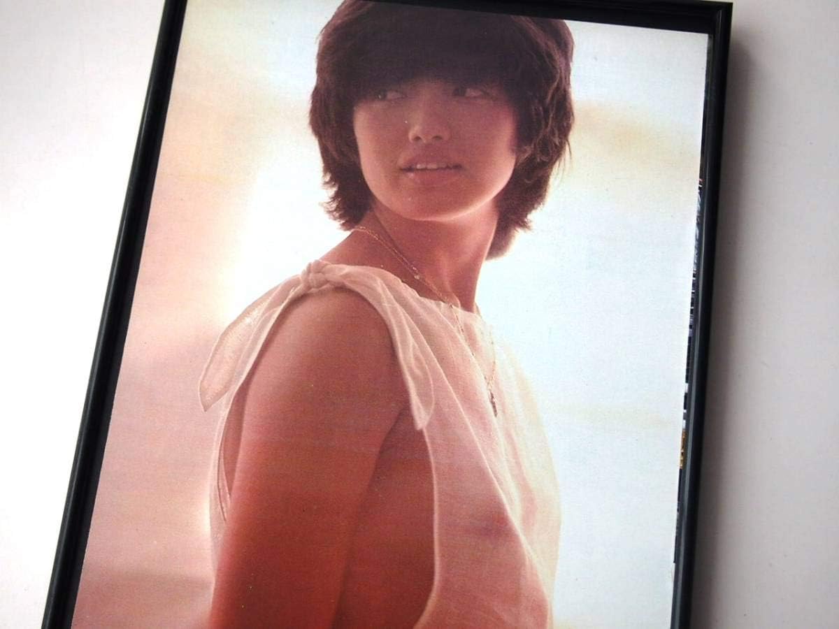 額装山口百恵透けシースルーセクシー８０年代アートフレームポスター写真集カタログカレンダーｃｄ アイドル 芸能人グッズ 通販 Amazon