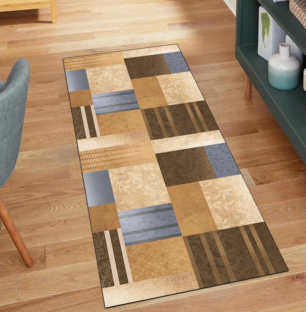 Alfombra de pasillo por metros en color marrón con diseño patchwork y base antideslizante