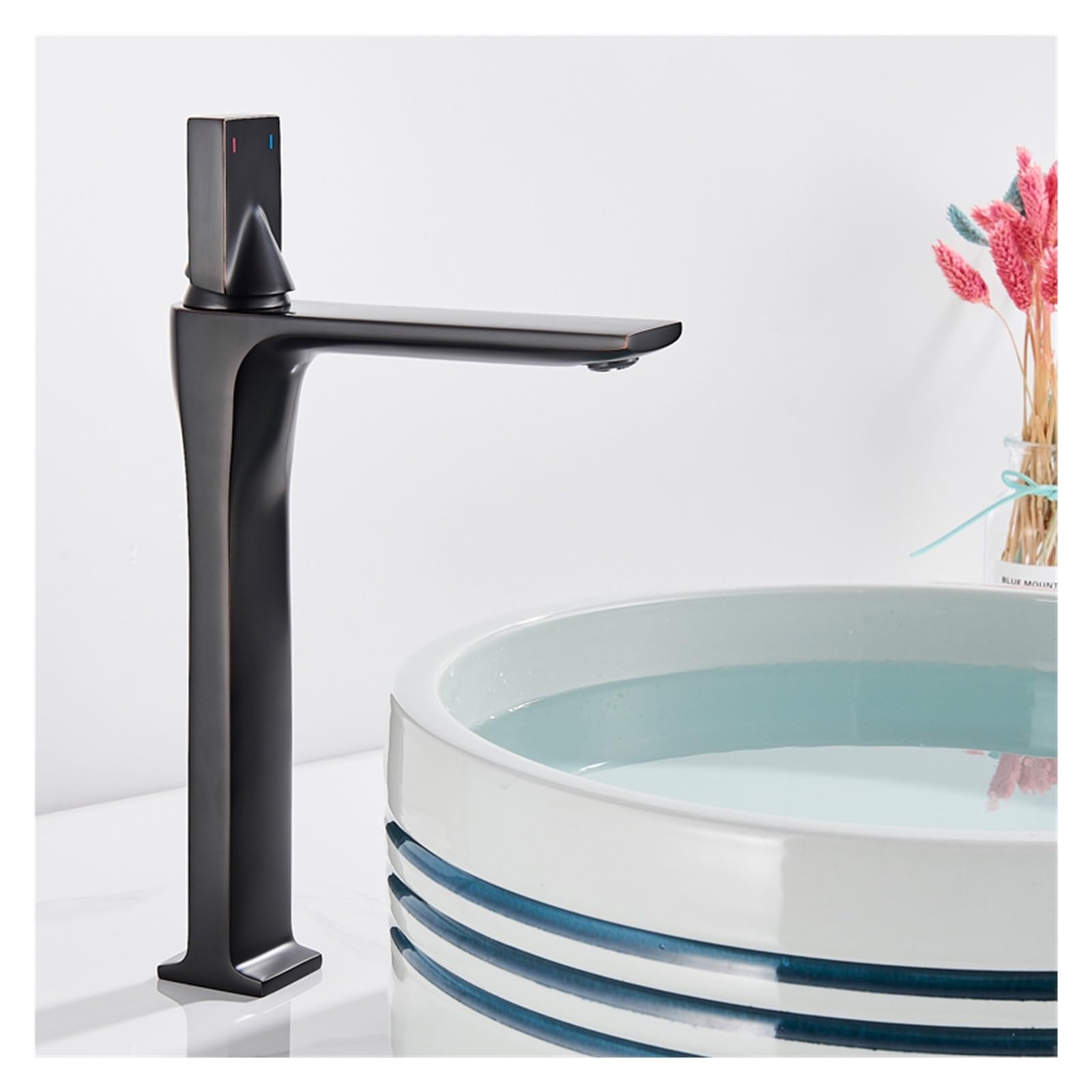 Mitigeur de lavabo eau chaude et froide en laiton style carré ORB