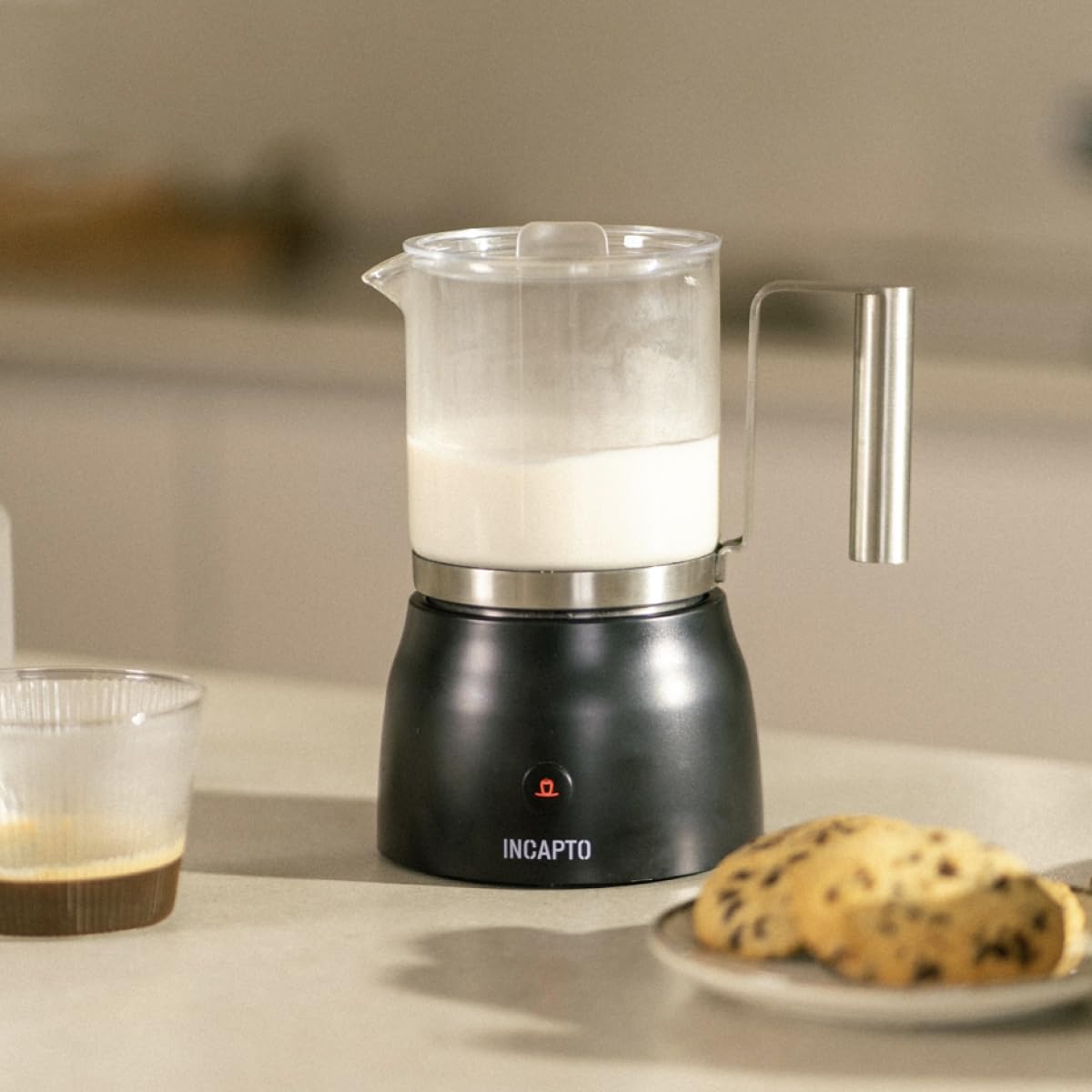 Incapto Coffee - Automatyczny spieniacz mleka | Kolor czarny | Pojemność 100-150 ml | Capuccinator | Parowiec do mleka i napojów warzywnych | Zimno i na gorąco