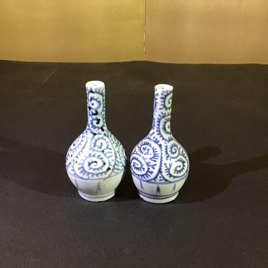タコ唐草お神酒徳利他 Amazon.co.jp: 古伊万里 蛸唐草 小御神酒徳利 2本 : ホーム