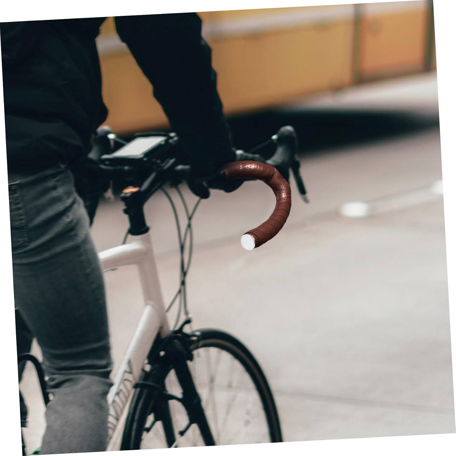 ibasenice 5sets Pu Handlebar Tape Kit Comfortable Grip Shock Absorbing Breathable Design for Road Cycling for Rainy Days and Enhanced Safety