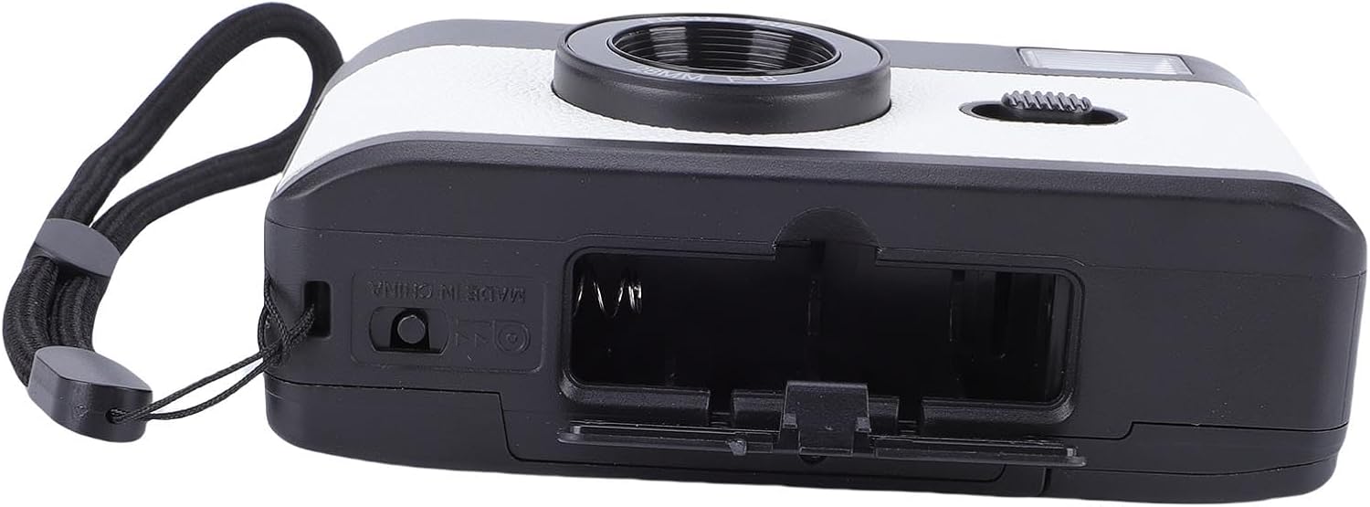 PUSOKEI 35mm Film Camera, Reusable Retro Film Camera with Built in 27 Color Films and Flash, 28mm F8 Lens Manual Focus, for Students Adults Birthday Gifts (Black White)