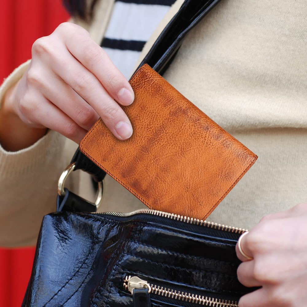 MiOYOOW Cartera de Pasaporte de Cuero, Portatarjetas de crédito de viaje Delgado y portátil, Cubierta ligera para organizador de documentos con bolsillo con cremallera para hombres, Marrón [Tuscan