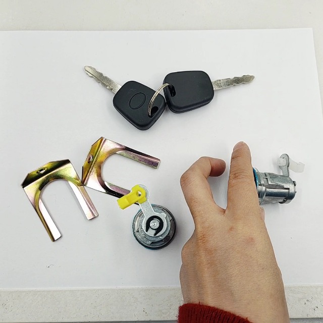 Cylindre De Serrure Porte Avant Gauche/droite Pour Citroën C1, Peugeot 107, Toyota Aygo - Avec 4 Clés