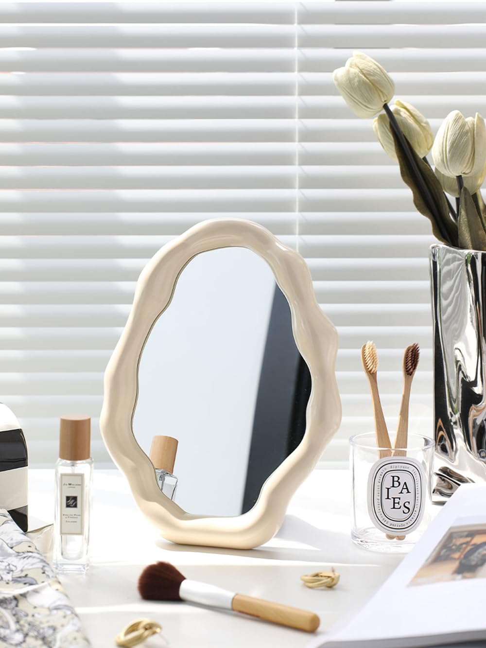 Espejos de maquillaje de nube para escritorio, espejo de tocador de mesa, espejos de pared colgantes con soporte ajustable, espejos estéticos para oficina, sala de estar, dormitorio (blanco)