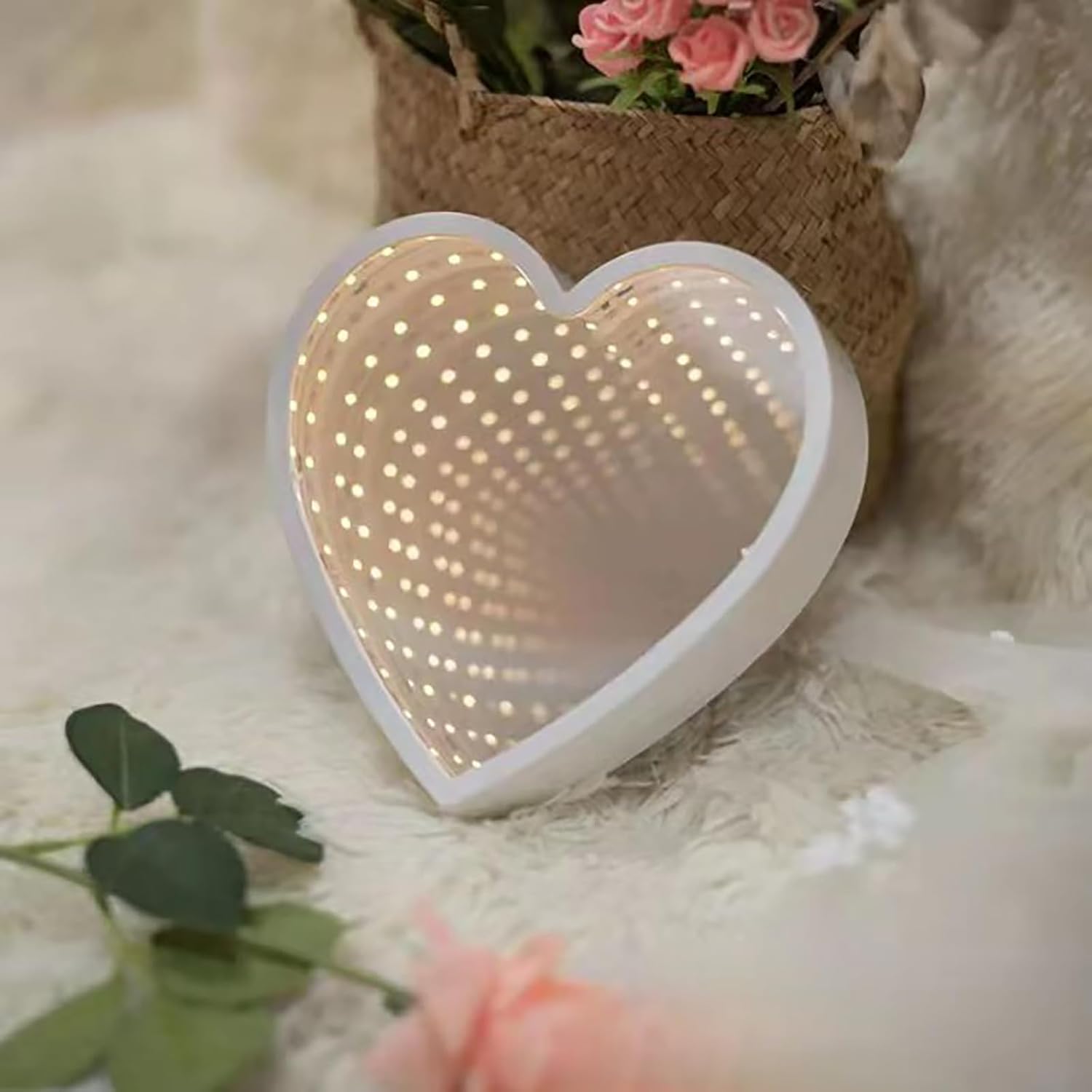 LED 3D Mirror Tunnel Night Light: Stylish and Functional Illumination for Your Home or Office, Creating a Cozy Ambience with Its Unique Design and Long-Lasting Brightness（Love Heart ）