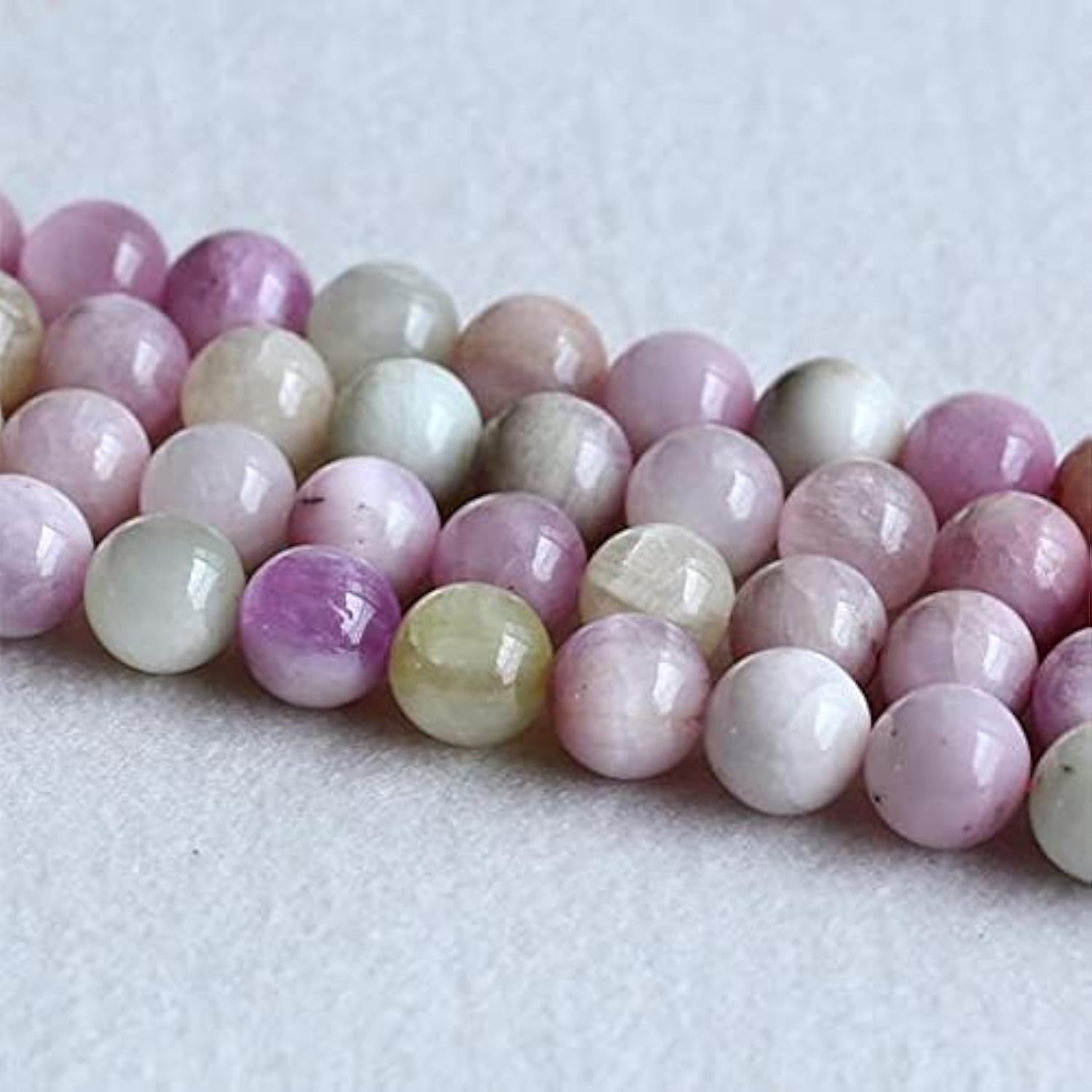 Kunzite naturelle perles de 10mm pour créer un bracelet de lithothérapie harmonieux