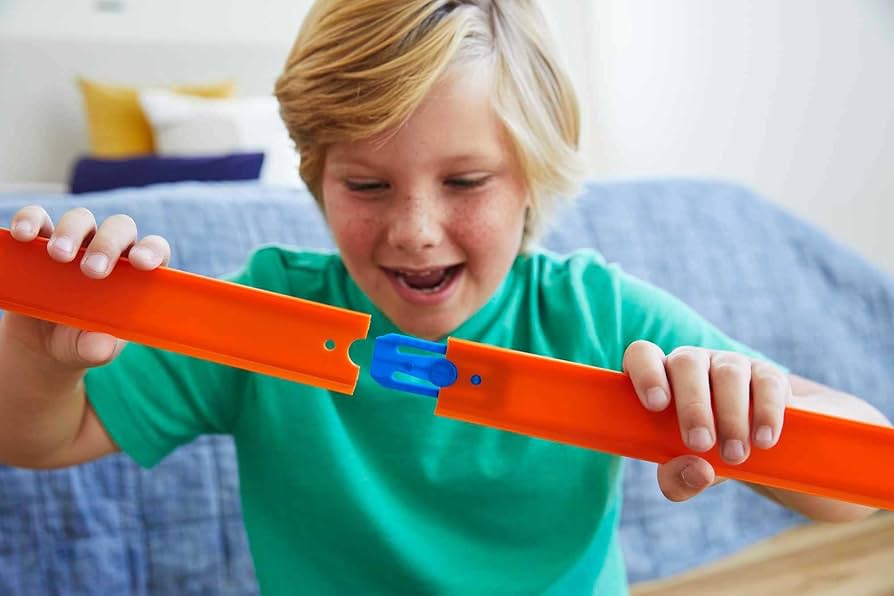 Hot Wheels Track Builder Unlimited Straight Track Pack, 4 Track Connectors & 4 Pieces for 3+ Feet of Track, Starter Set, Additional Track, Party Favor or for Kids 4 Years & Up,