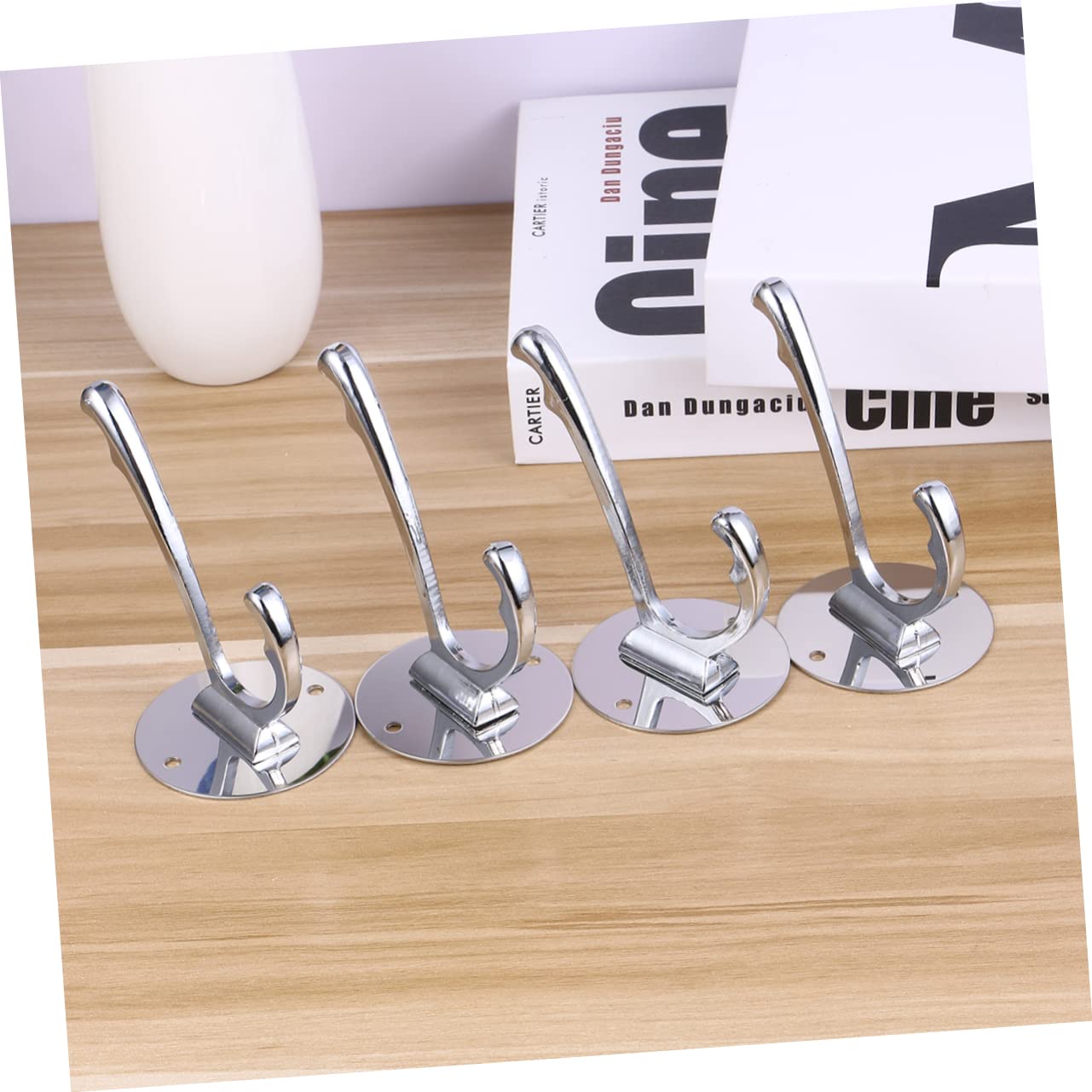 VASDEV 4pcs Stick on Hooks Perchas para Toallas Ganchos para Toallas de baño Montado en la Pared Perchero Ganchos montados en la Pared Percha de Metal Percha de Pared Ganchos de Metal GAN