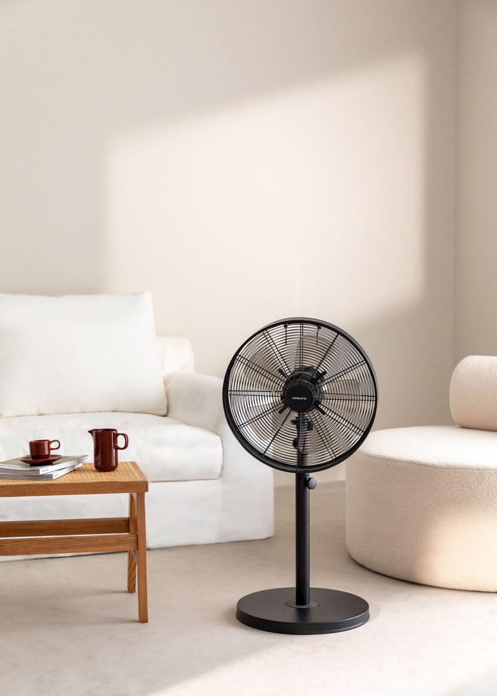 CREATE / AIR STAND WOOD/Oszillierender Standventilator Schwarz / 50W, höhenverstellbar und regulierbar, 3 Geschwindigkeiten, Sicherheitssystem, Ø40, Kupfermörtel